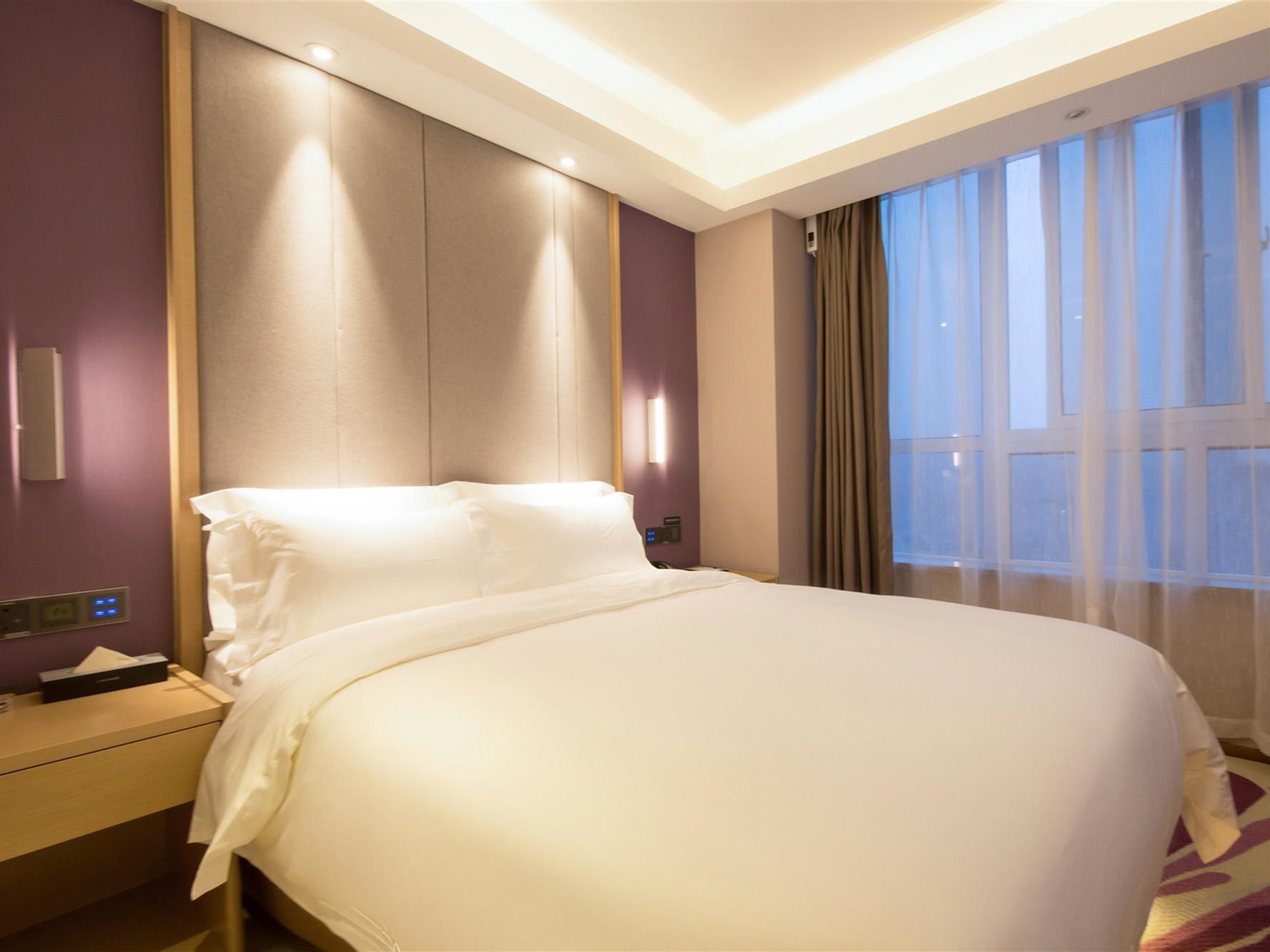 Lavande Hotel Qijiang High-speed Railway Station                                           Deluxe Queen Combo