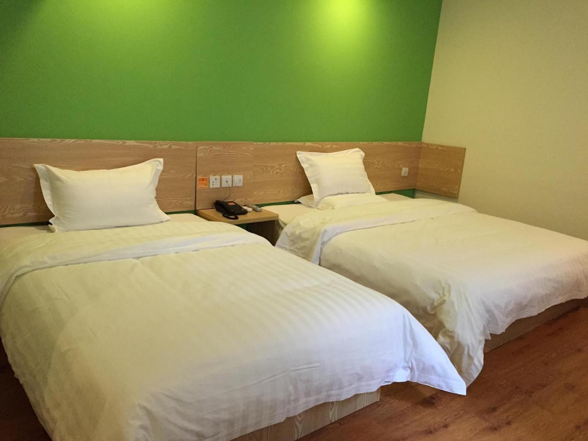 Comfortable Twin Room