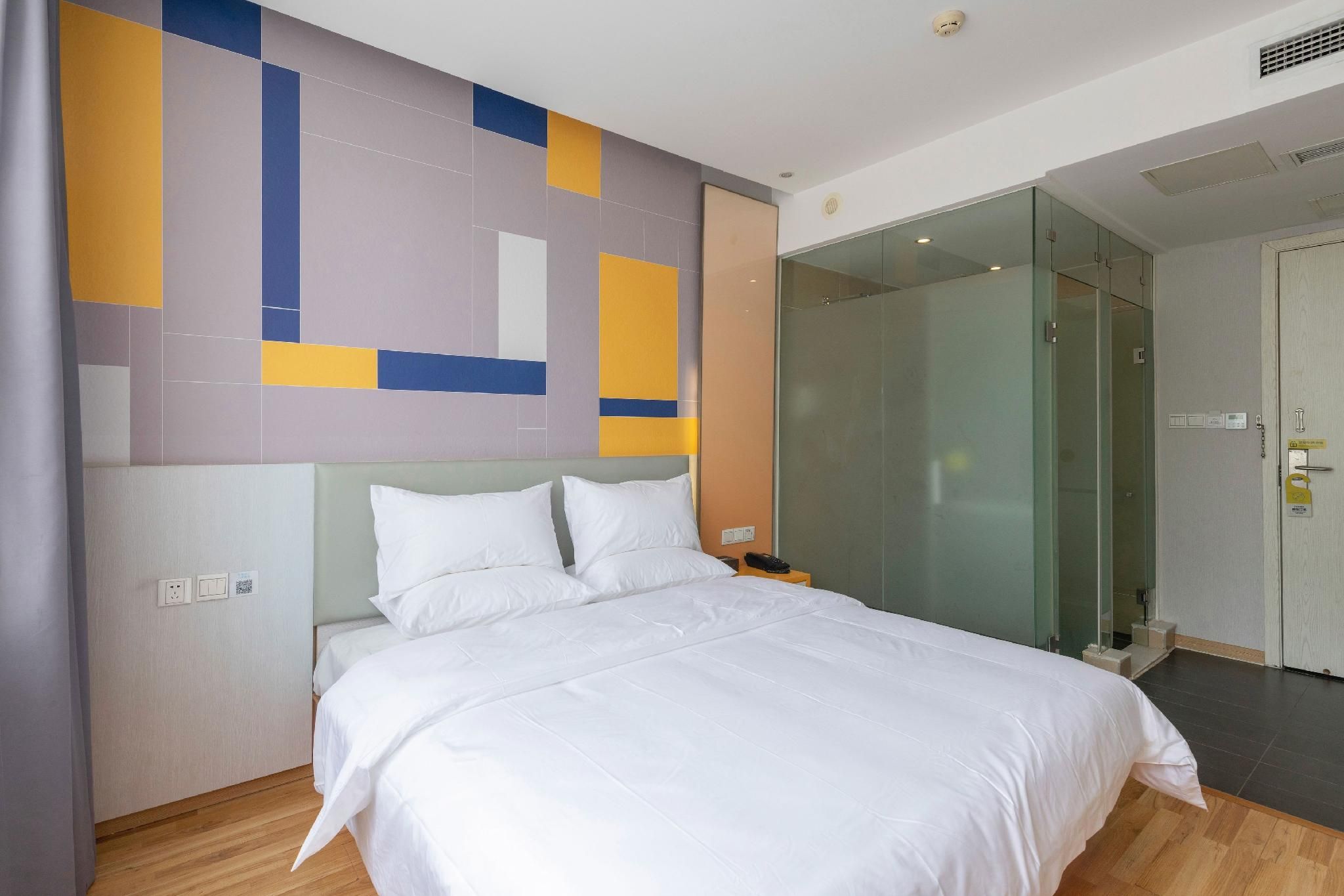 Economy Room