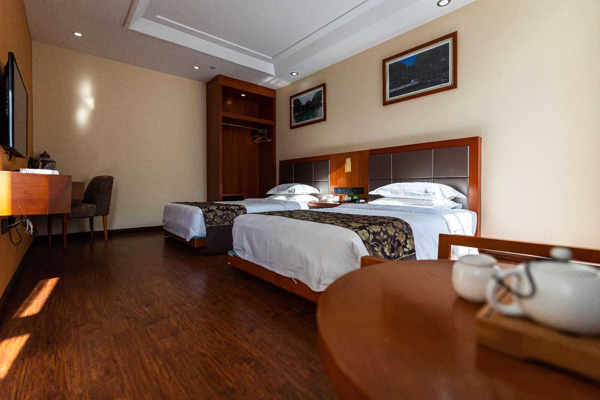 Rezen Hotel Pengshui River & Holiday Rezen - Youxiang Twin Room with Mountain View 2