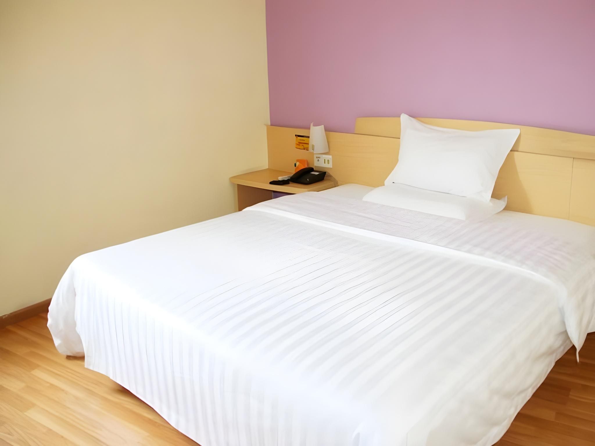 IU U+ Single Room