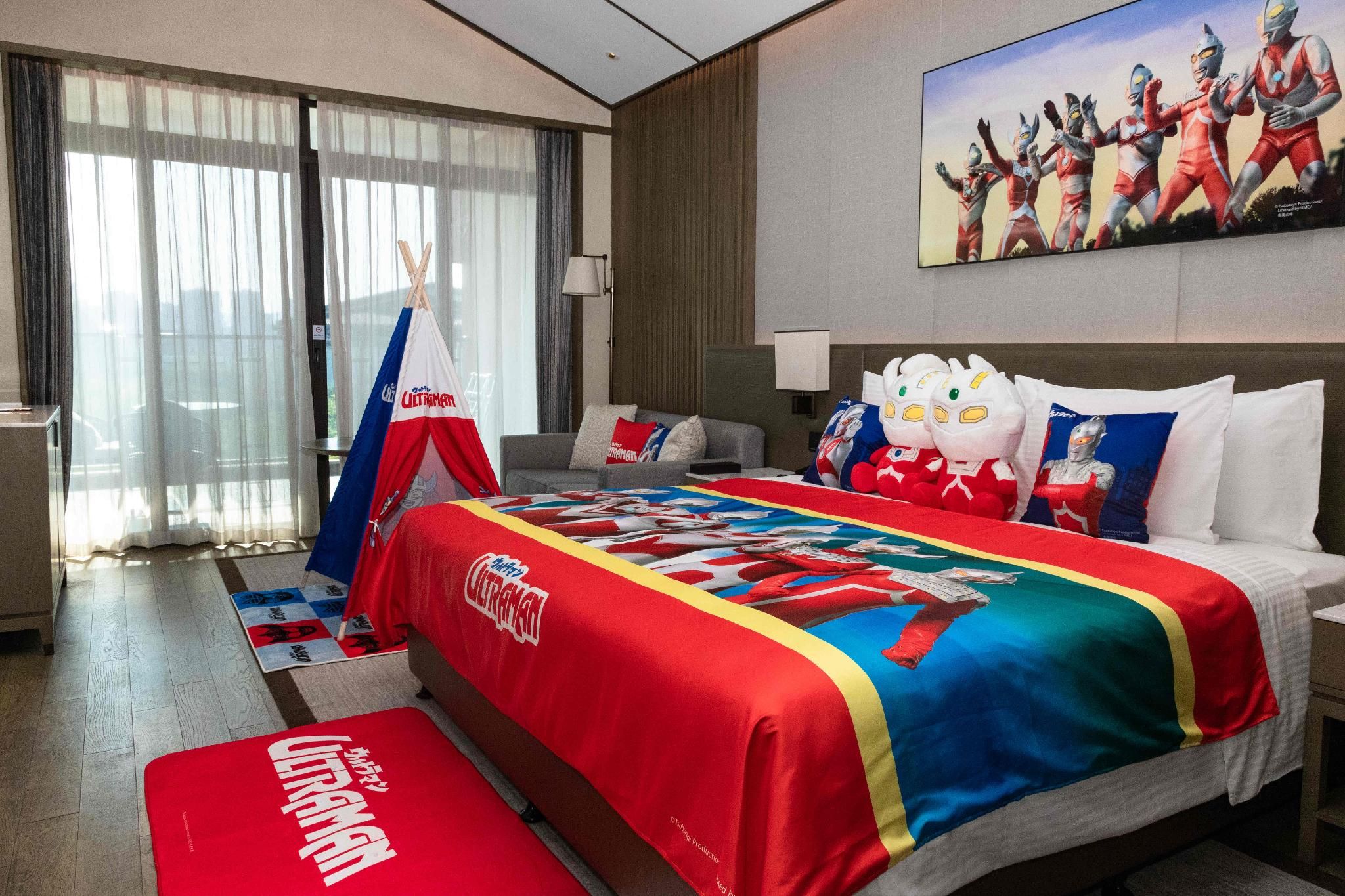 Ultraman Parent-child Queen Room