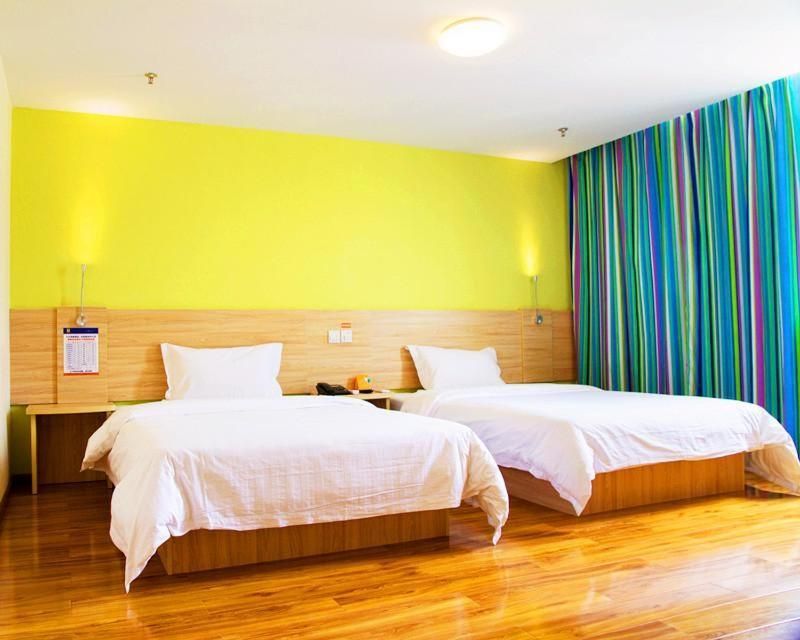 Comfortable Twin Room