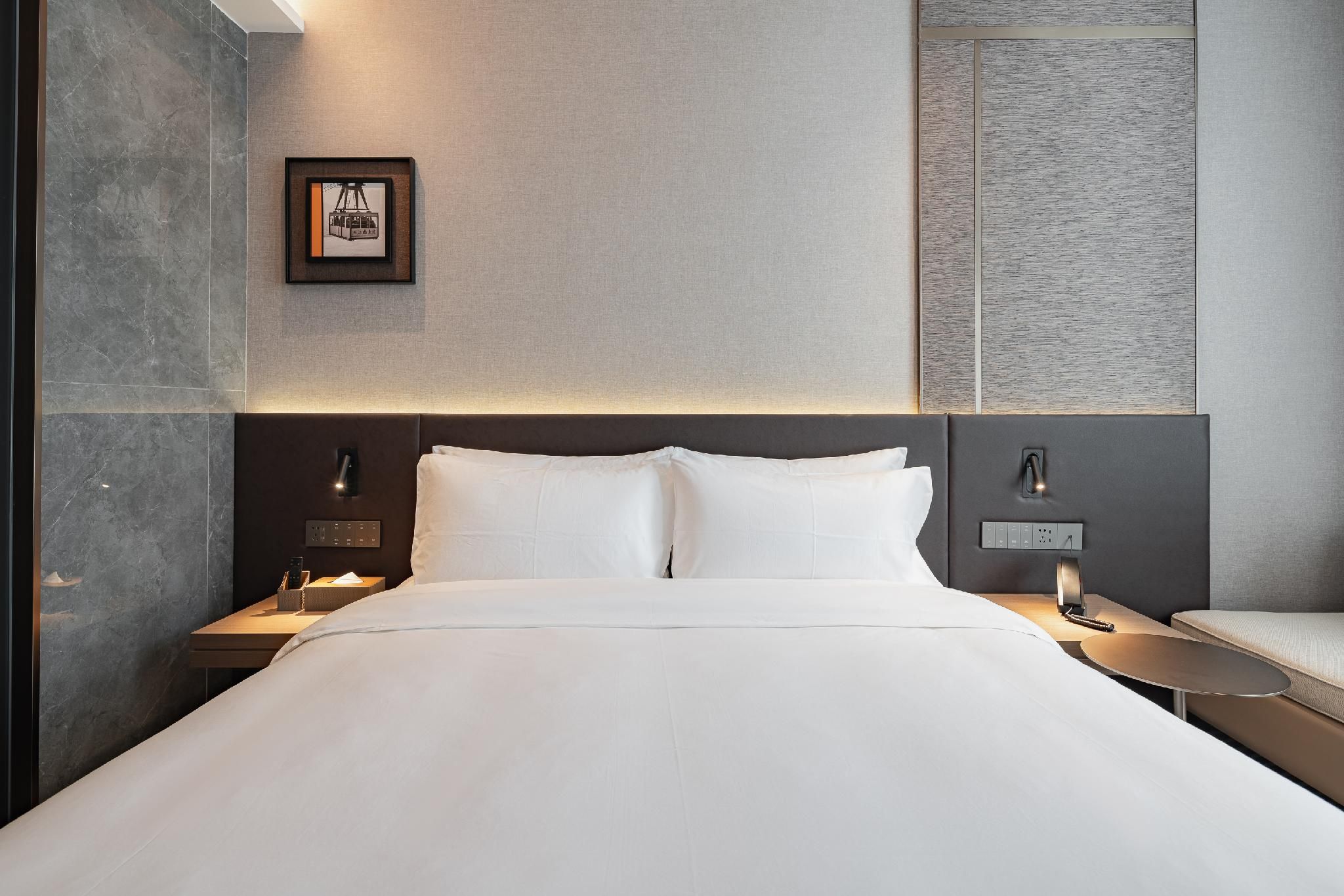 Business King Room