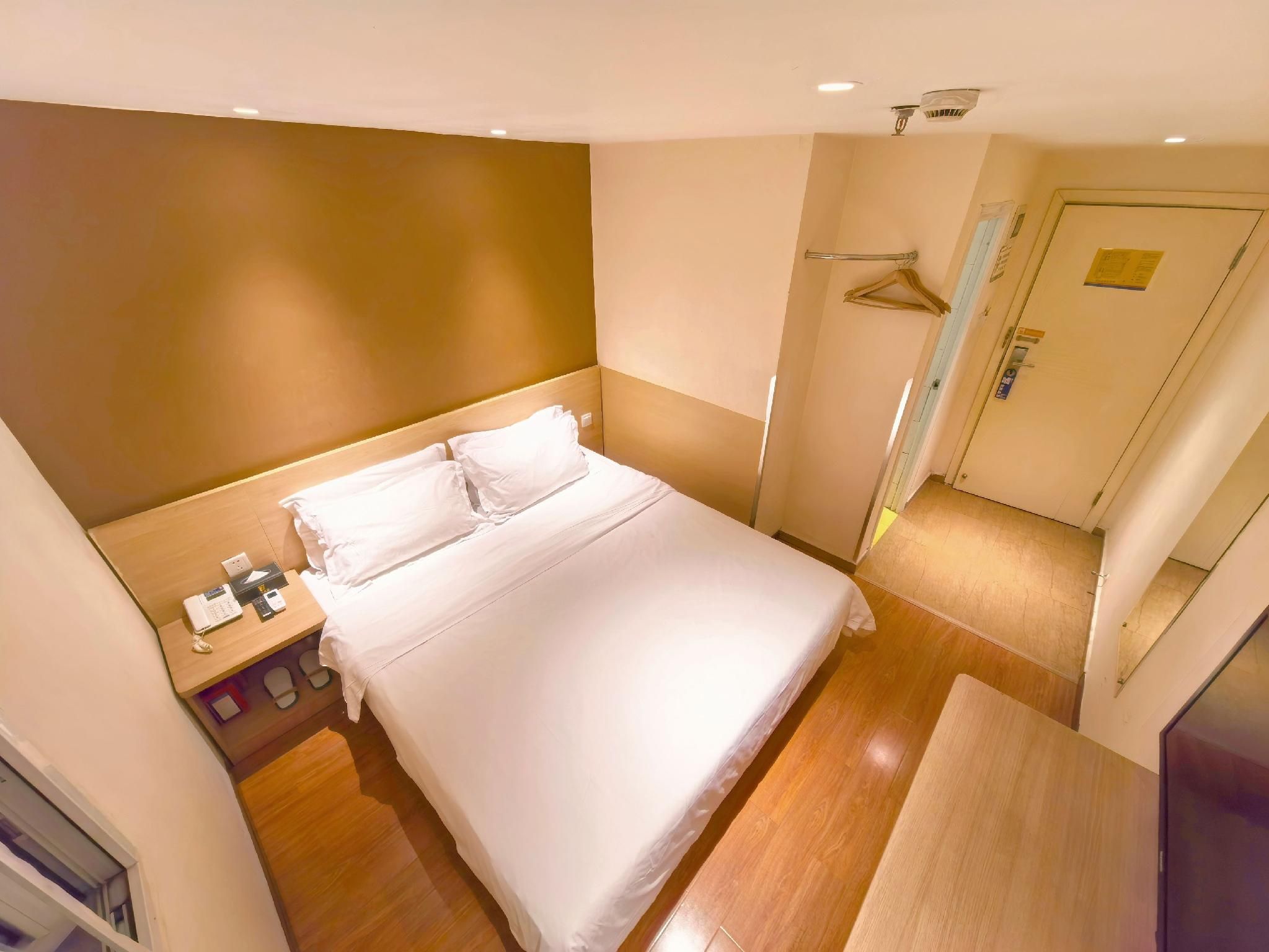Economy Room