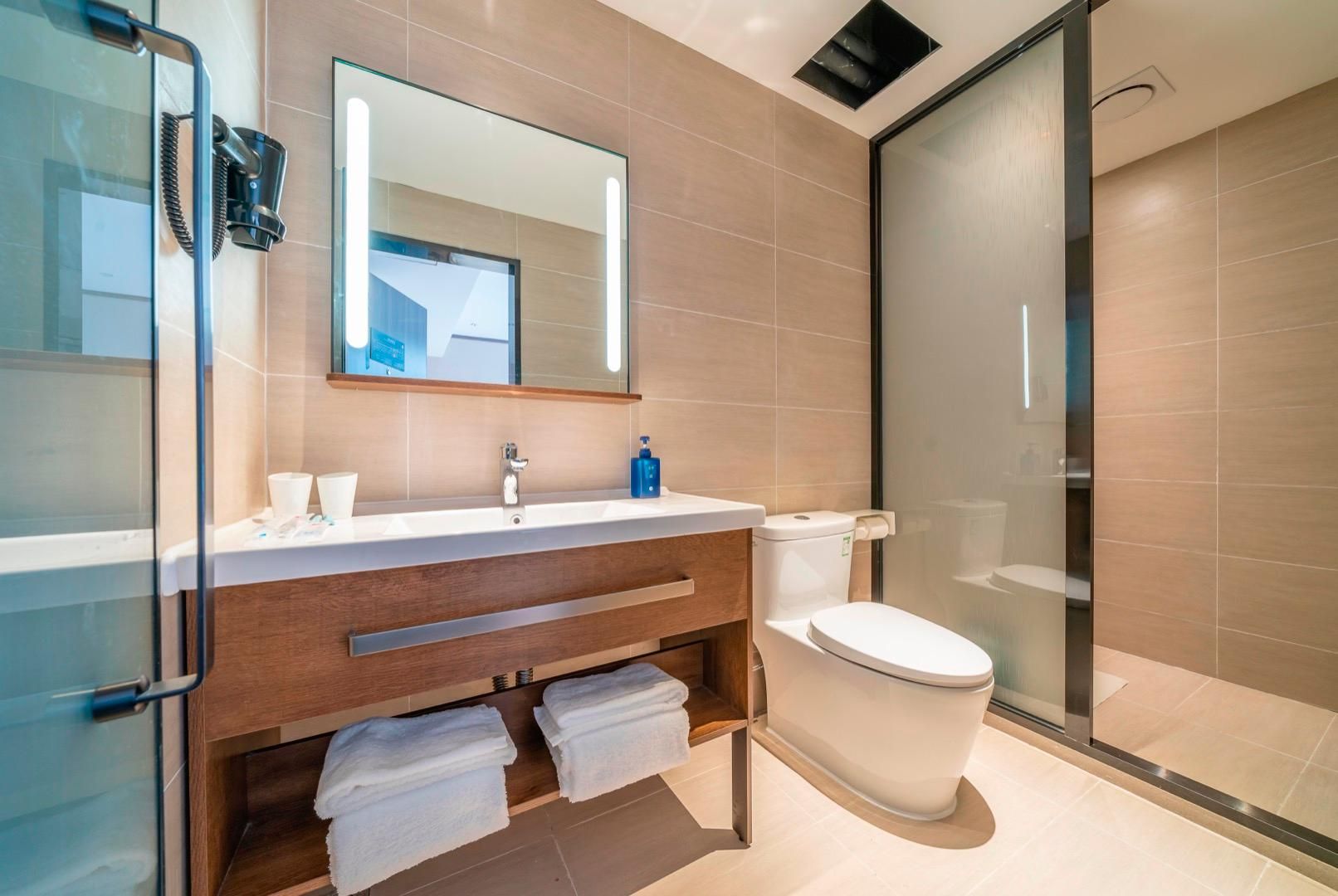 26881015_210813151600104939270