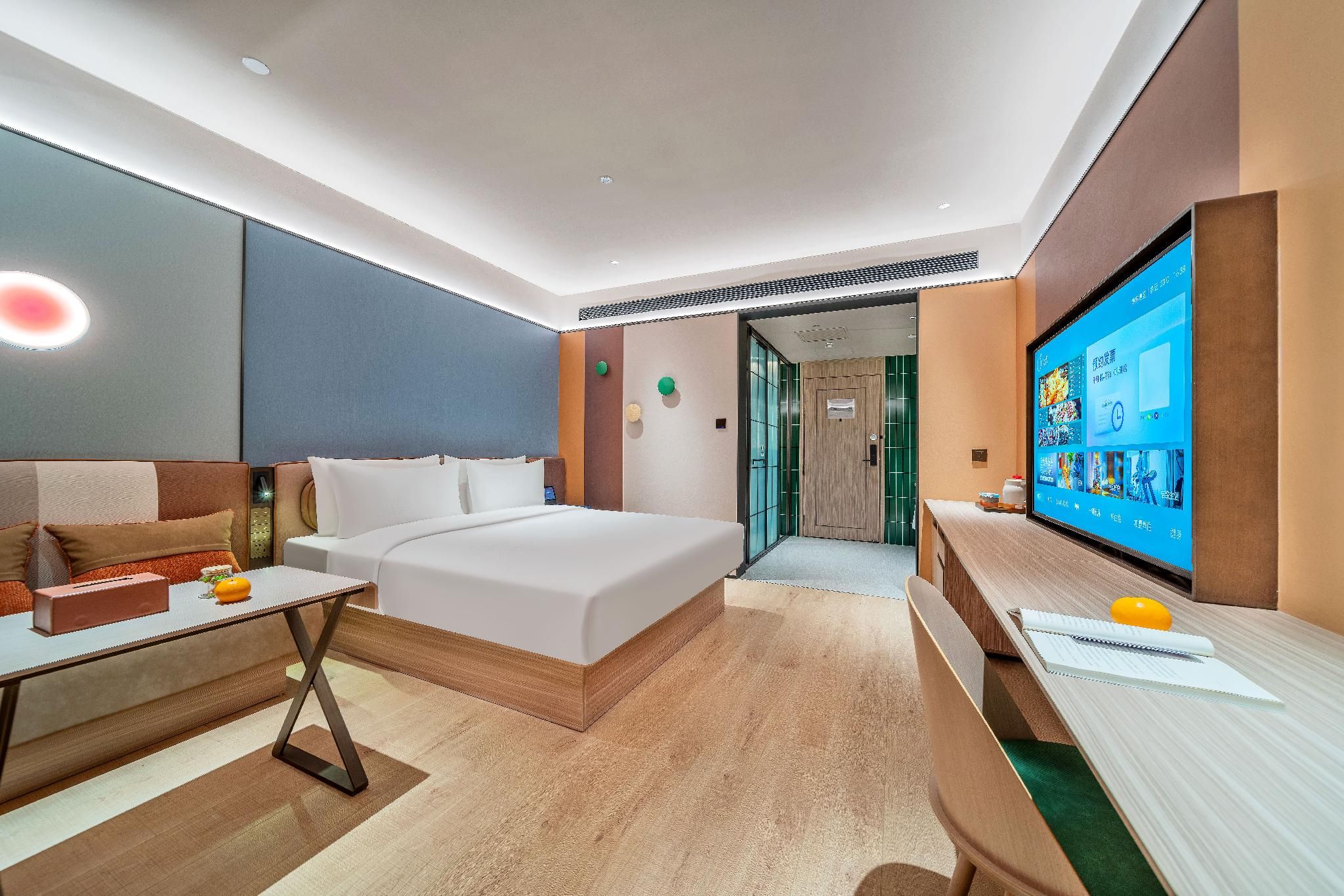 Superior Balcony Queen Room with Scenic View
