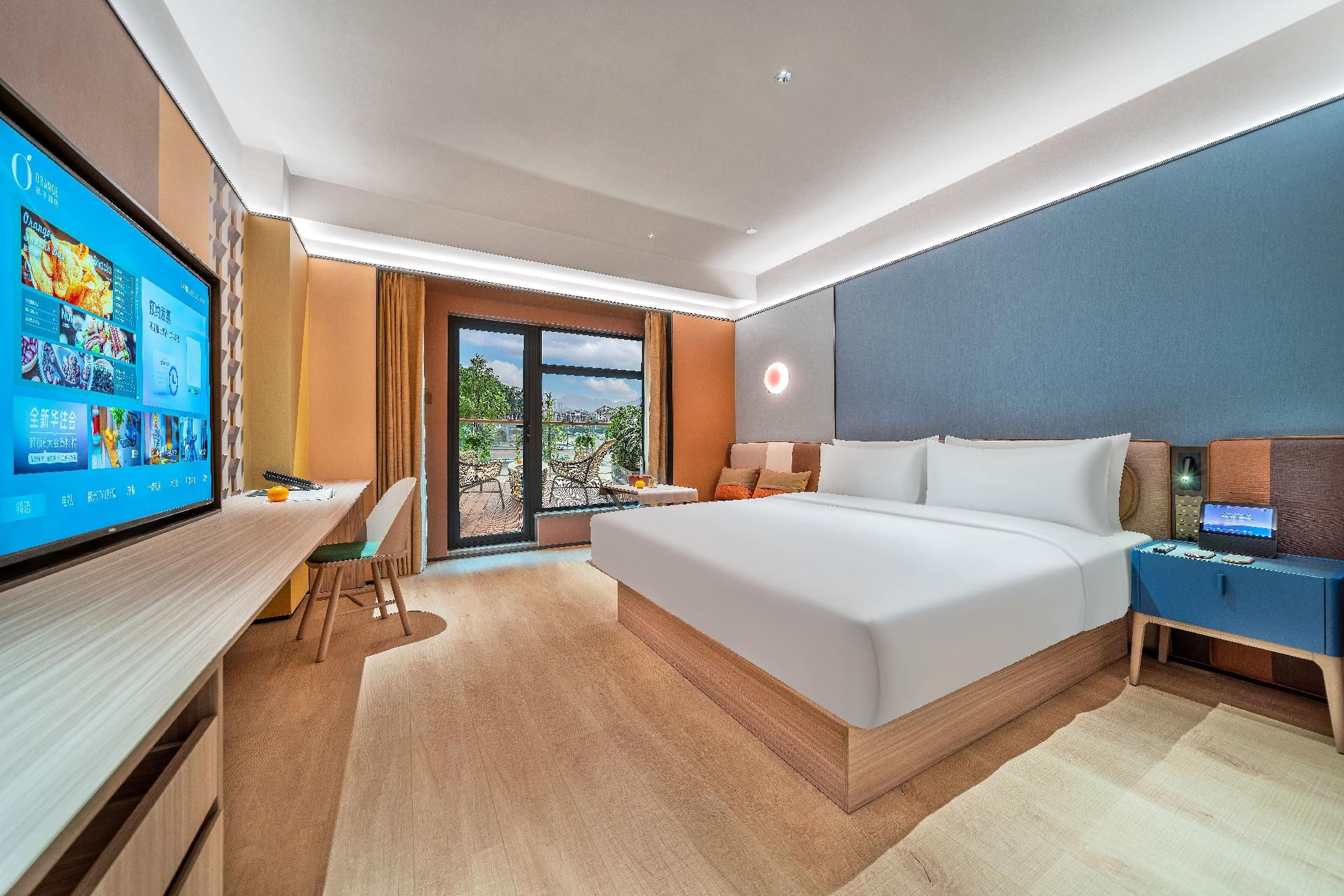 Superior Balcony Queen Room with Scenic View