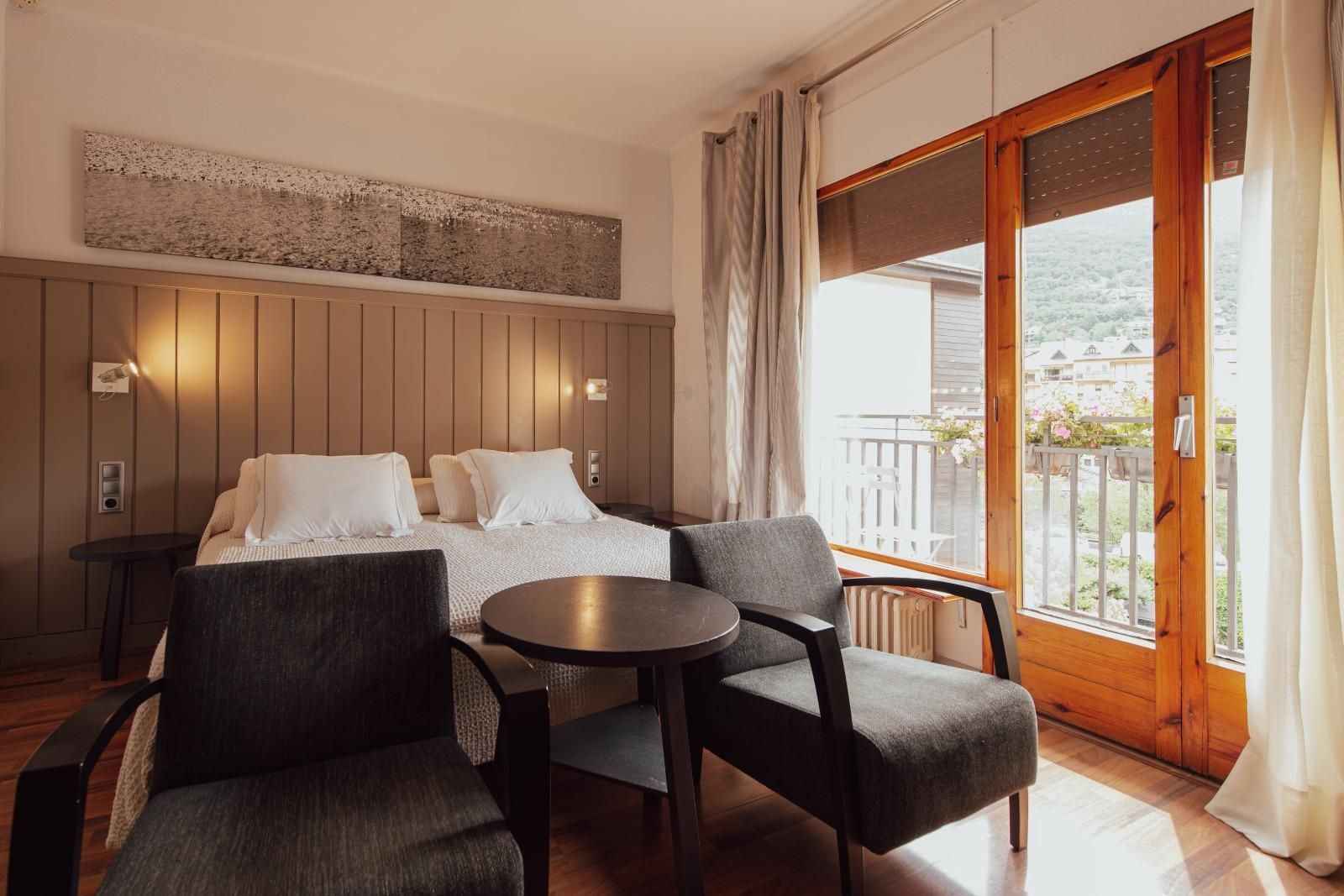 Hotel Restaurant Pessets & SPA Garden View Double Room with Balcony