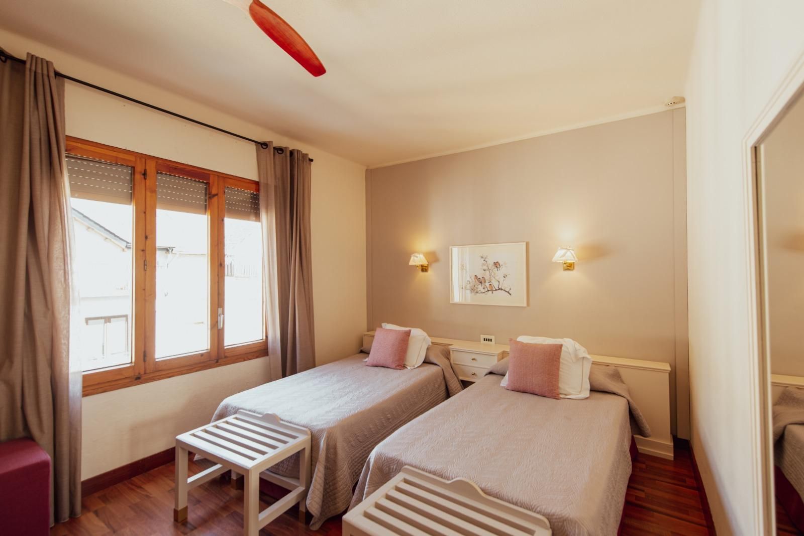 Hotel Restaurant Pessets & SPA Triple Room with Fan