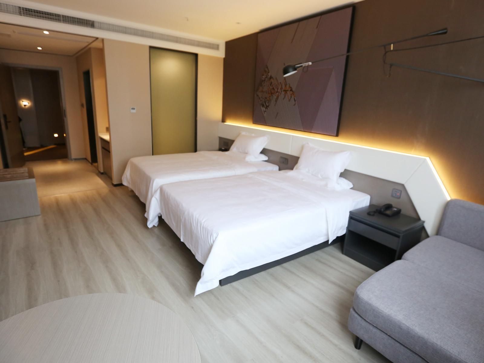 IU U Family Suite