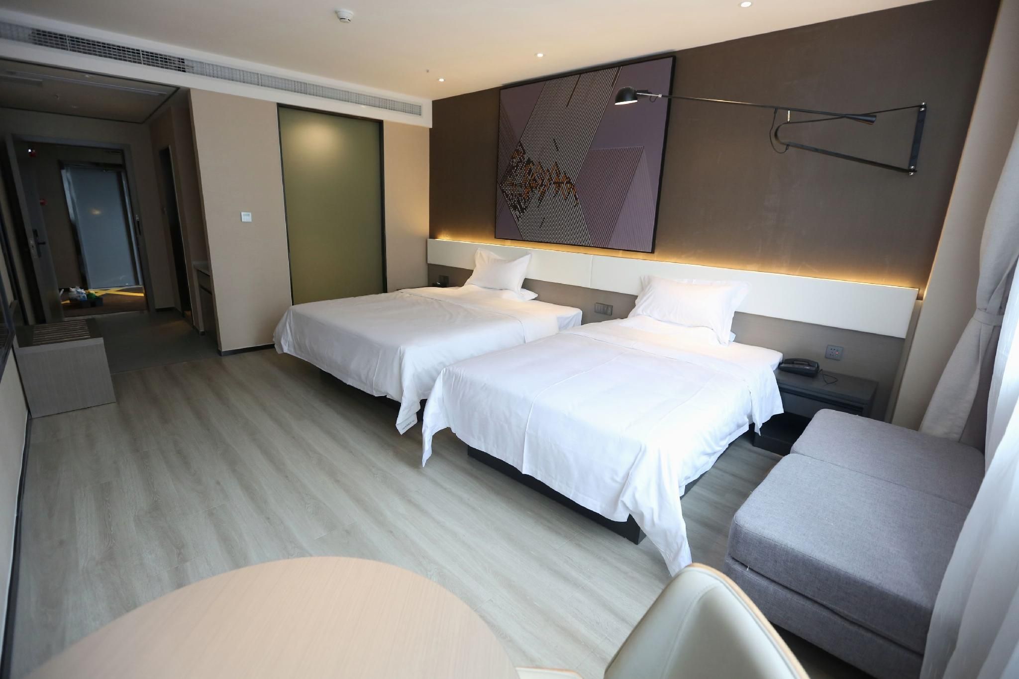 IU U Family Suite