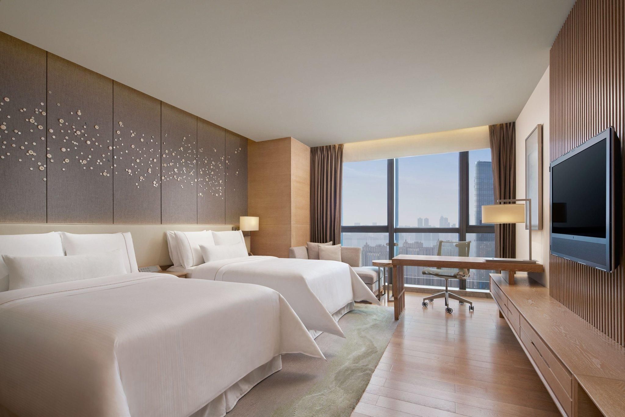 Executive lounge access, Guest room, 2 Twin, Skyline view