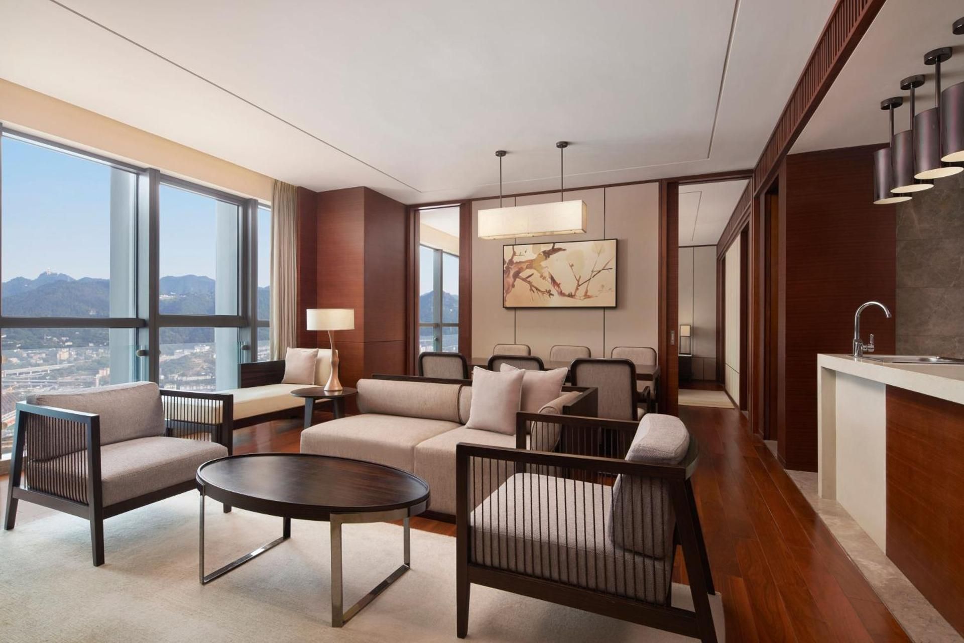 One-Bedroom King Apartment with Executive Lounge Access