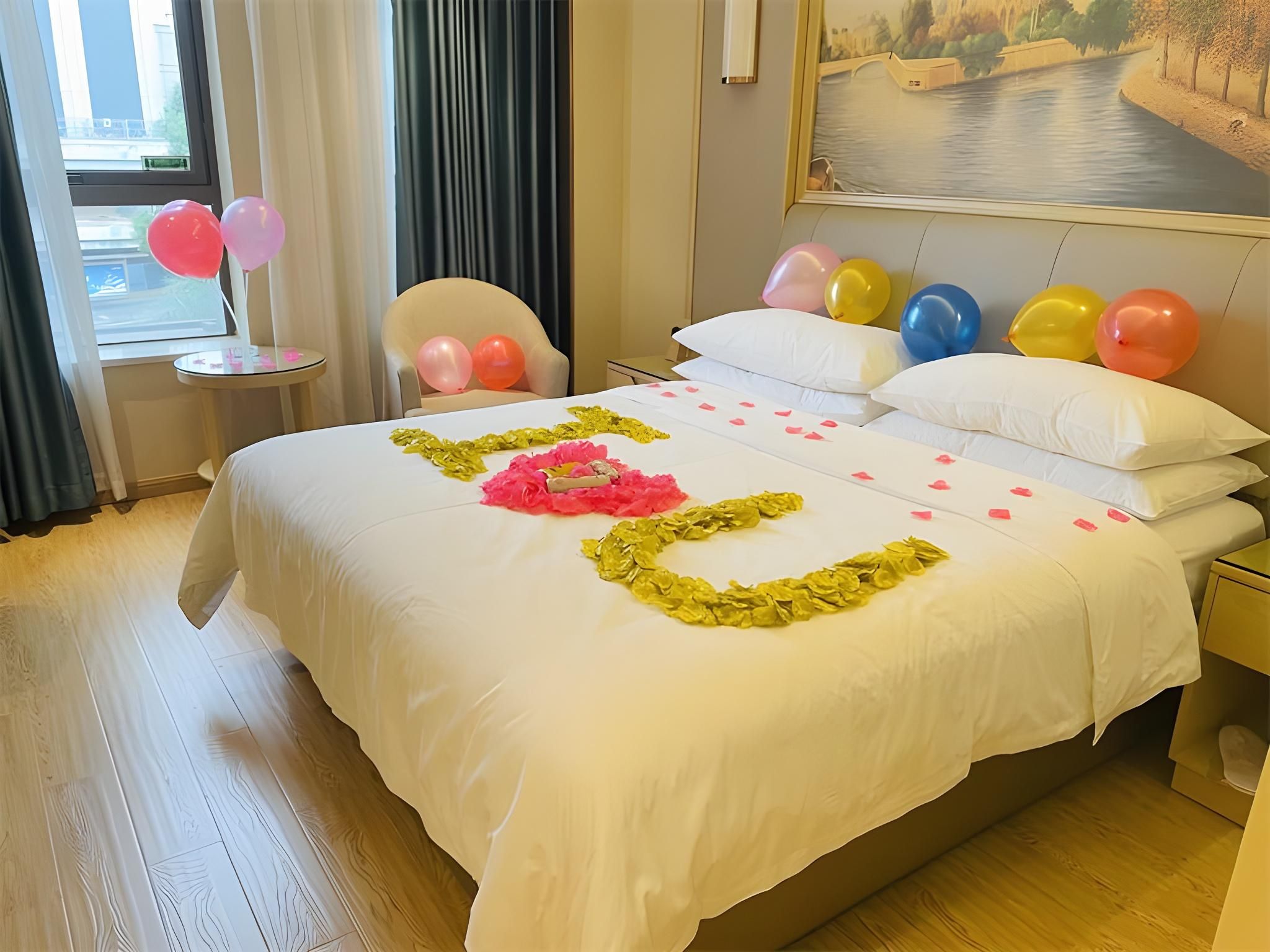 Vienna - Romance Themed Bed Room