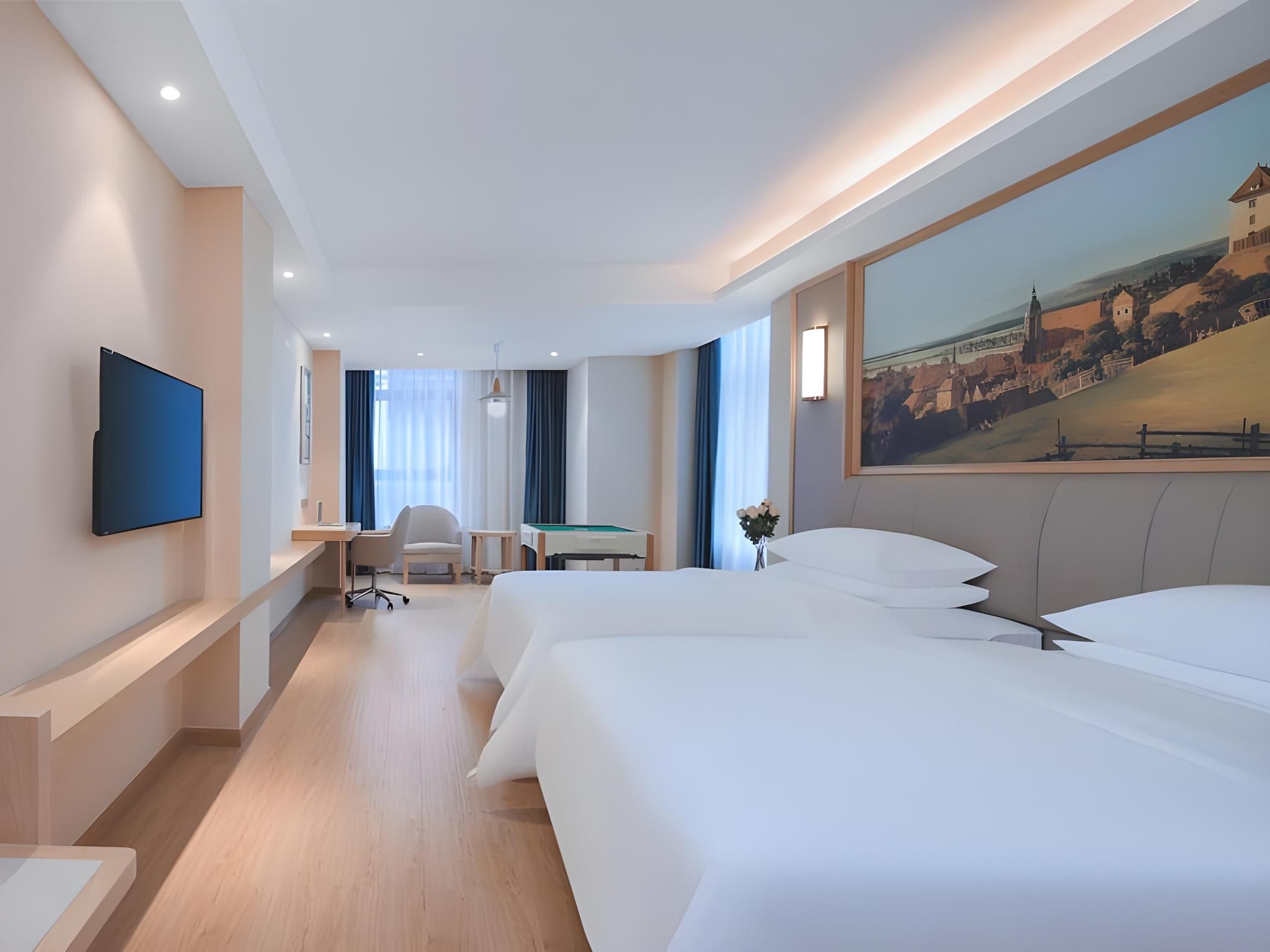 Vienna - Functional Chess Room With Twin Bed
