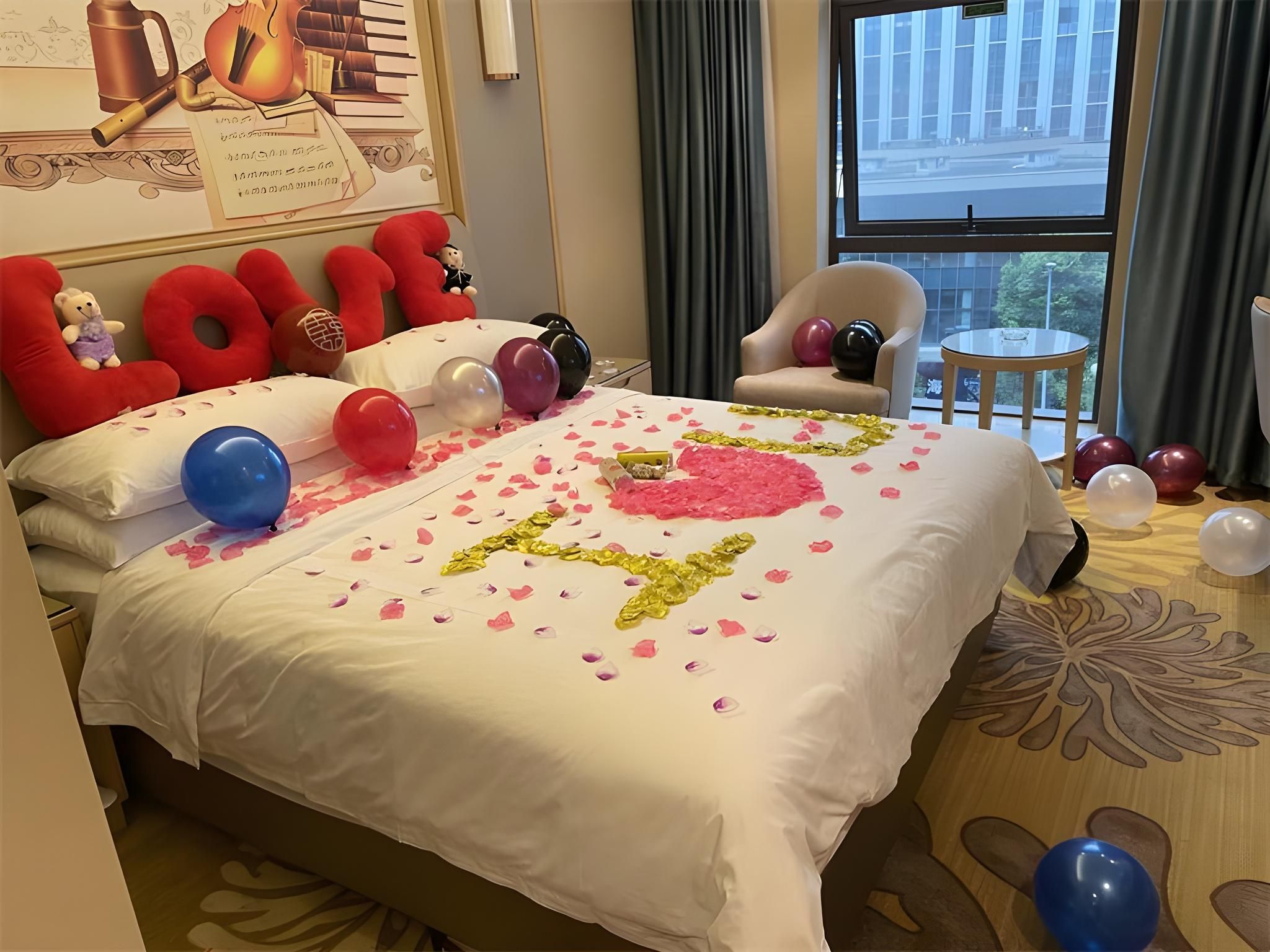 Vienna - Romance Themed Bed Room