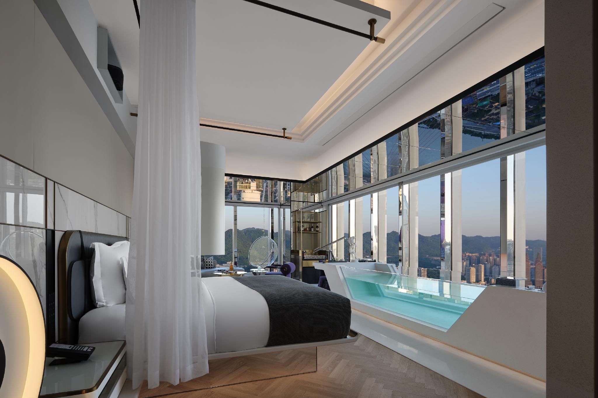 River View - Deluxe Suite - Oversized Bathtub