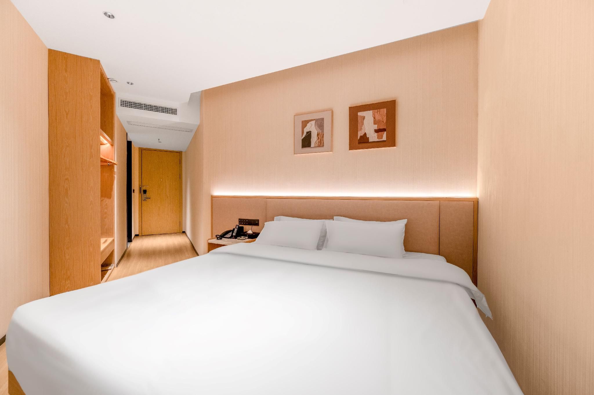 Comfort King Room