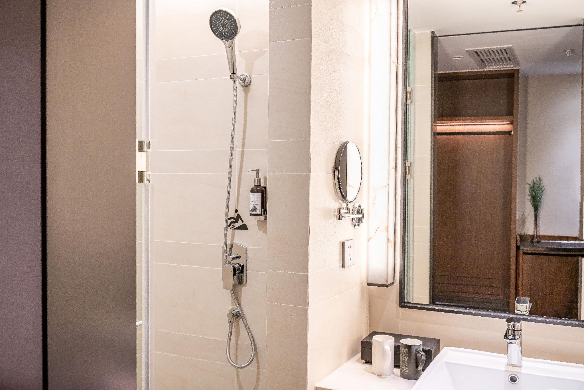 SSAW Hotel (Jiefangbei Hongyadong Branch) 1 King Bed Superior 3