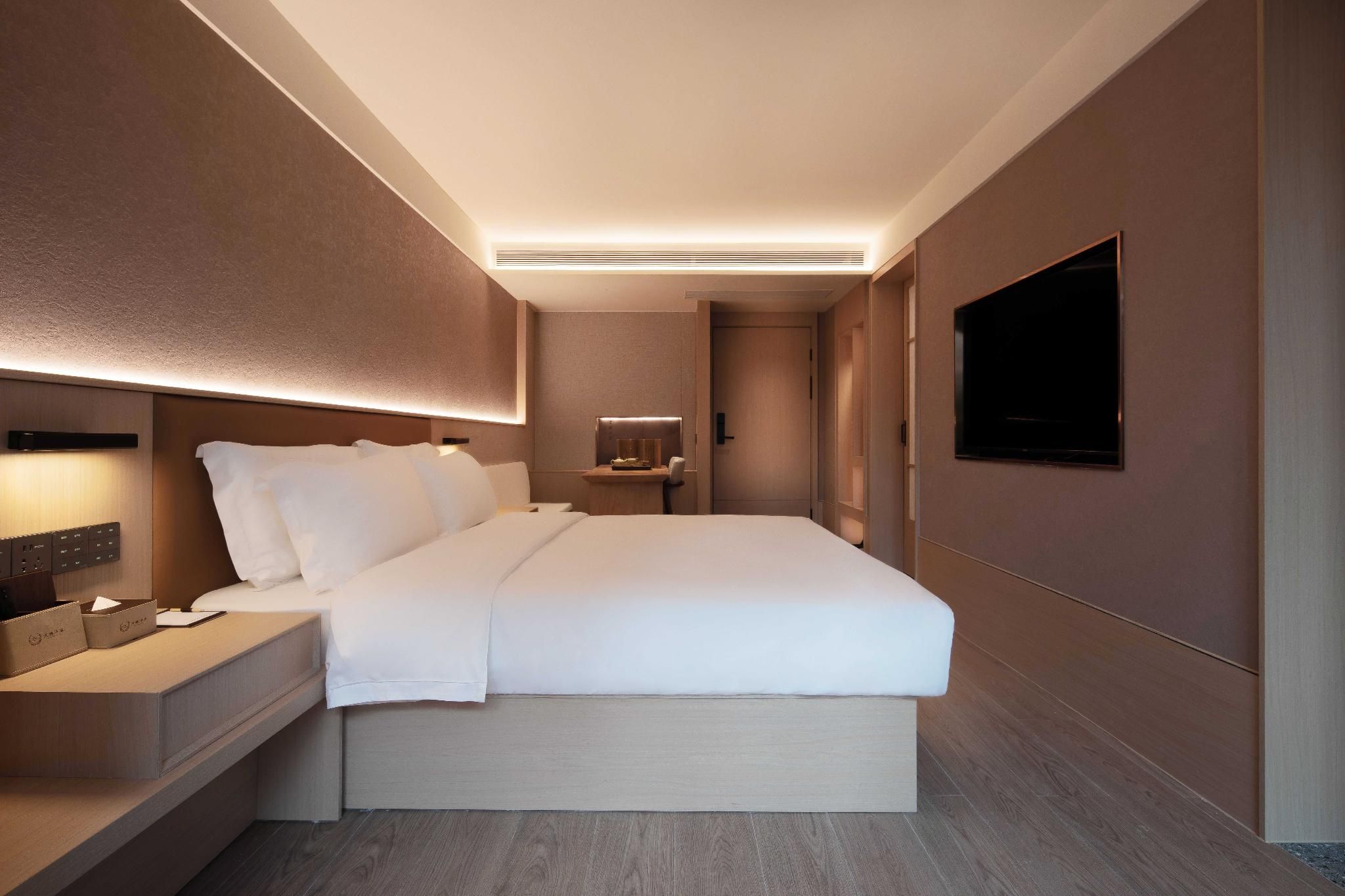 Exquisite Queen Room