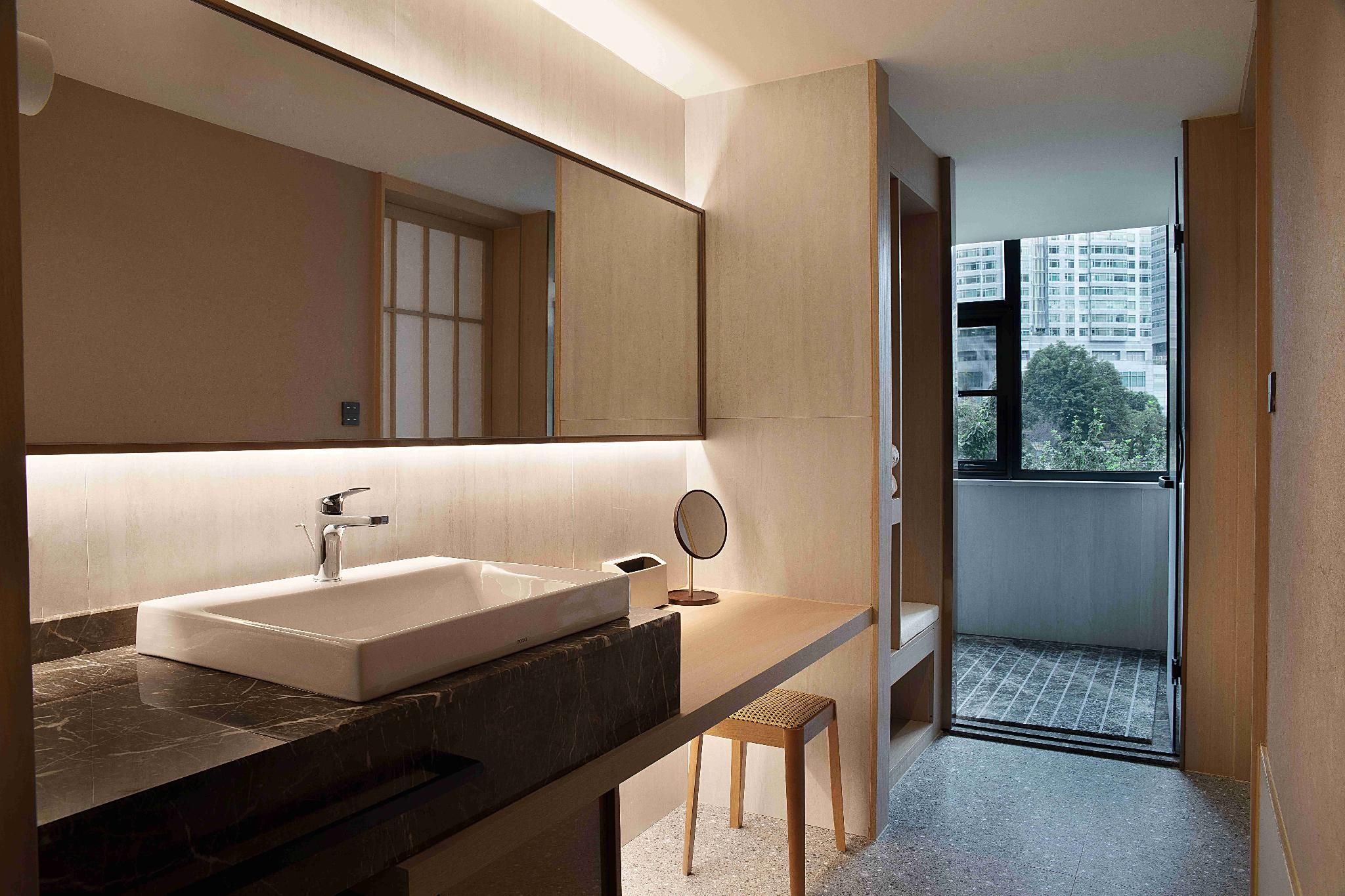 Exquisite Queen Room