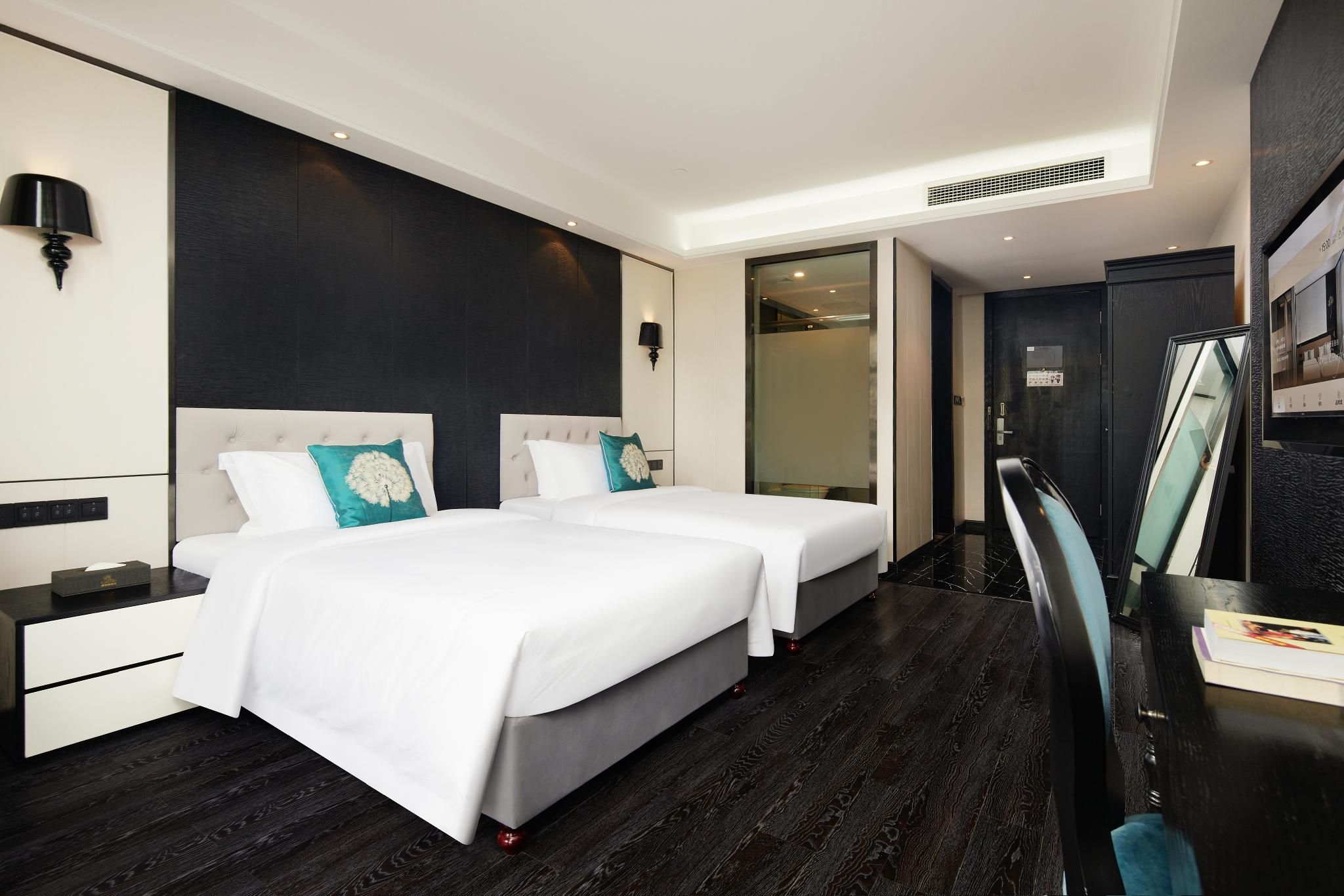 2 Bed Twin Superior Room