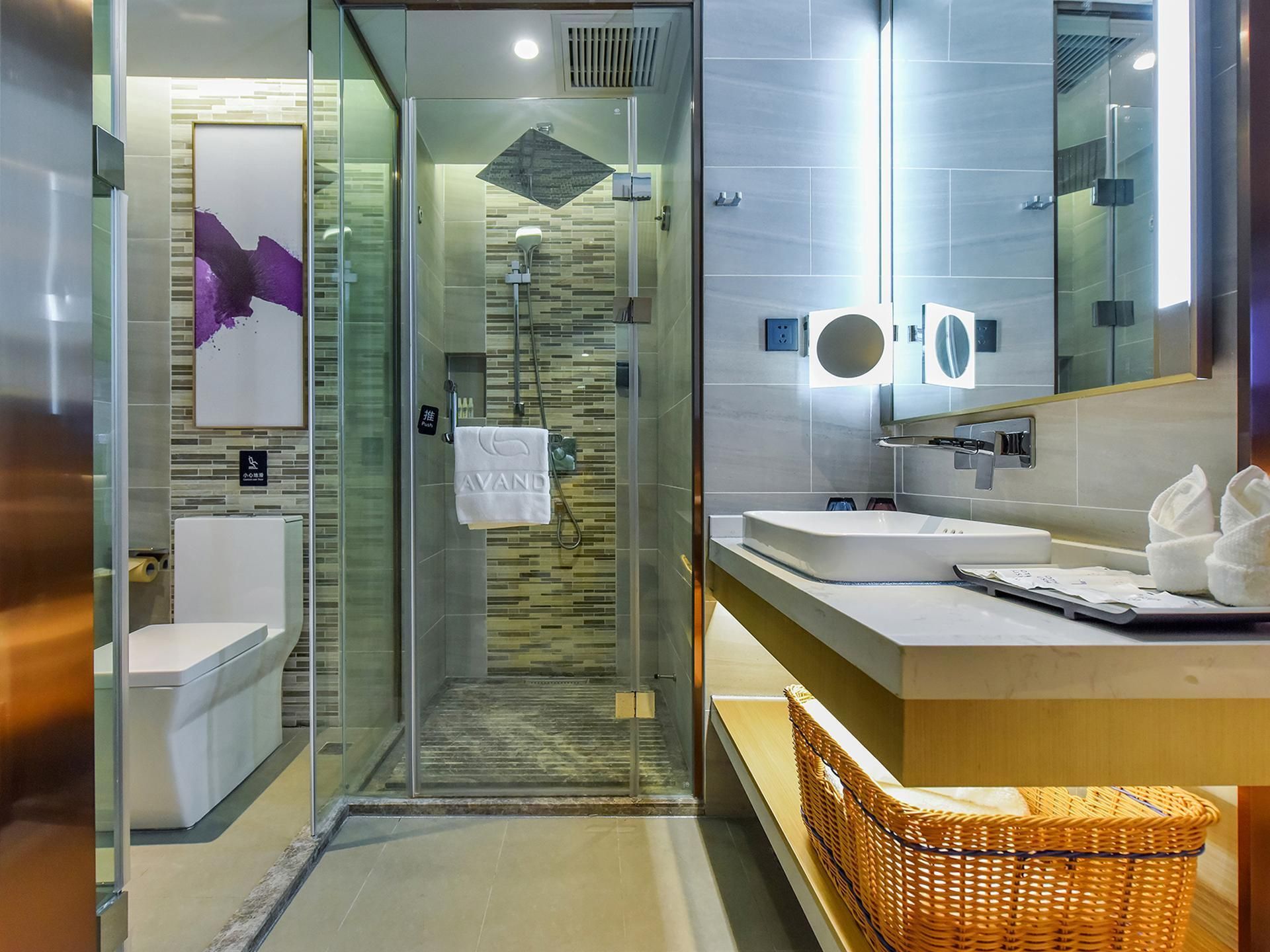 Queen Room with View