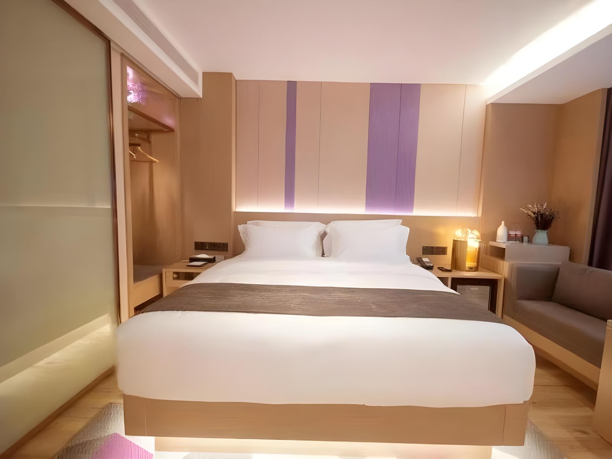 Business Suite 1 Queen Bed