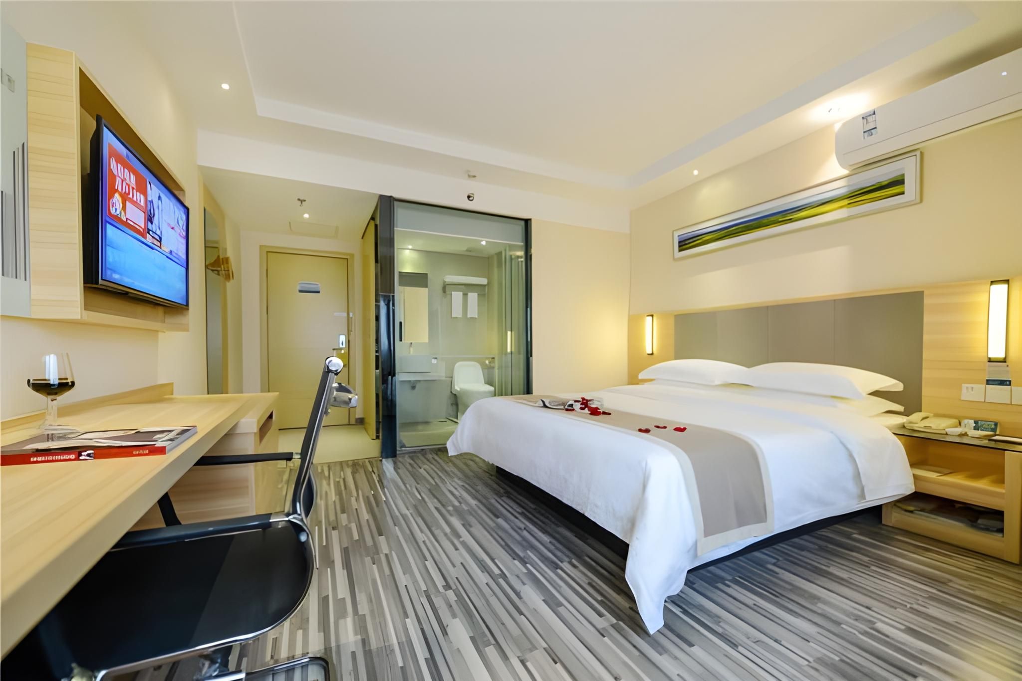 Business Queen Room