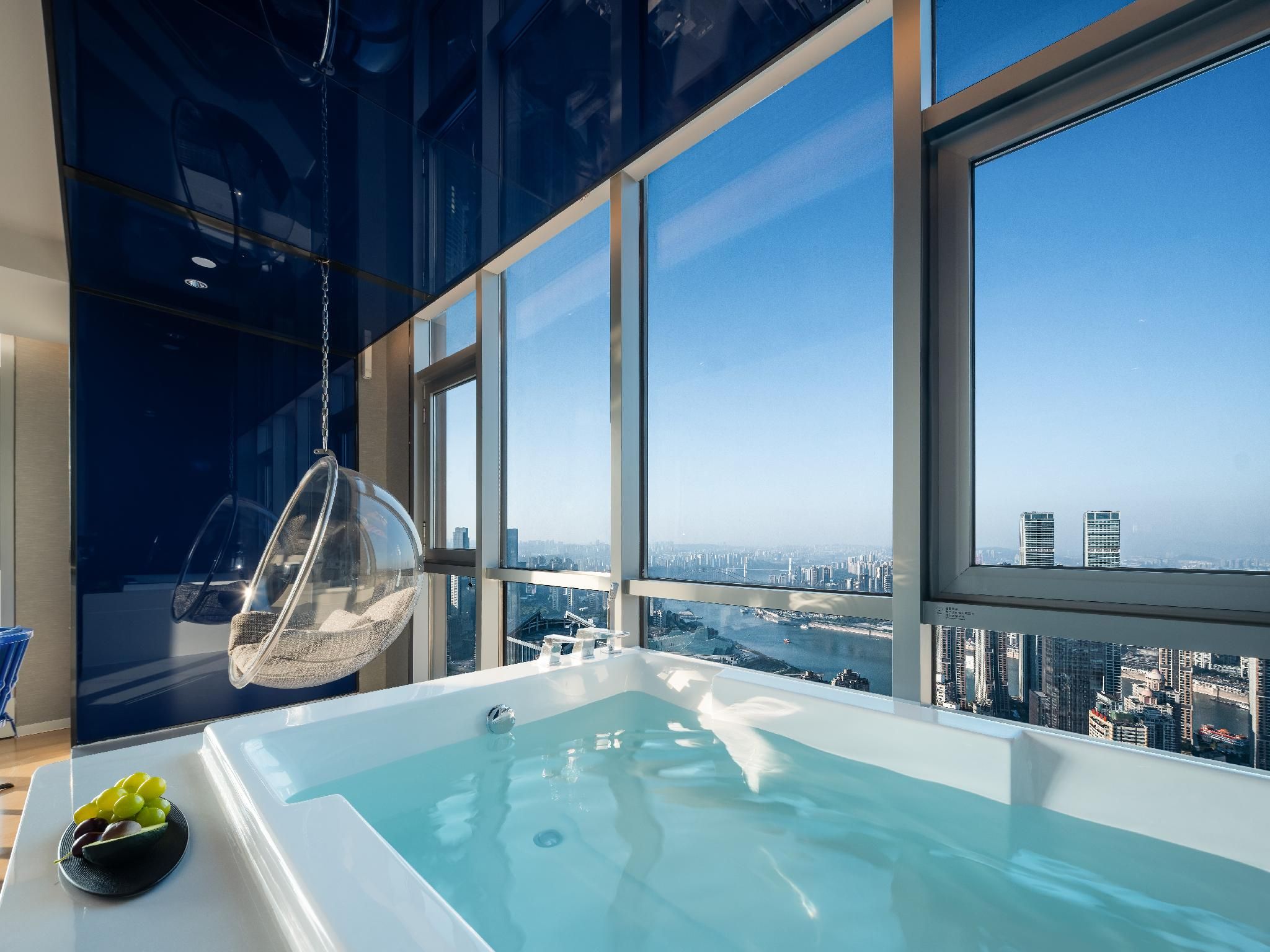 River View - Deluxe Suite A - Oversized Bathtub and Sauna Room