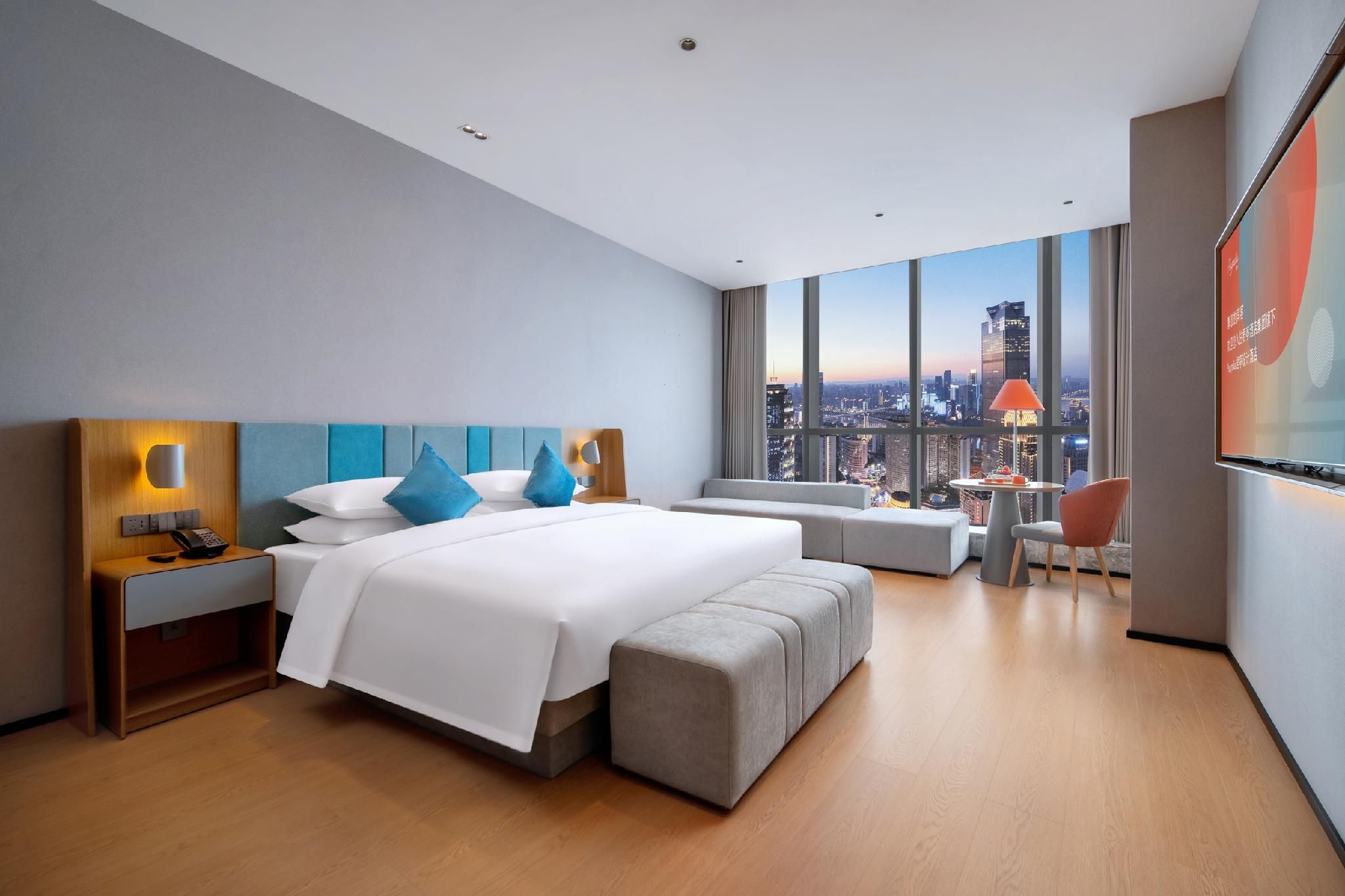 Sky High River View Deluxe King Room