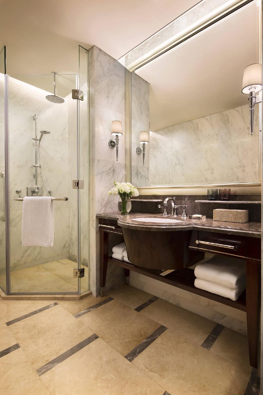 Premium King Room, Guest room, 1 King, City view, High floor