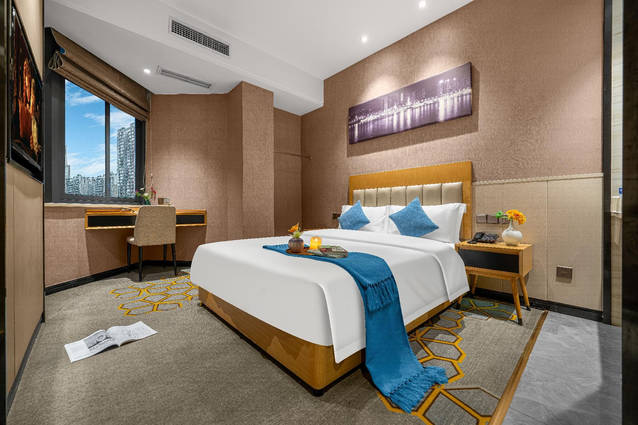 Business King Room