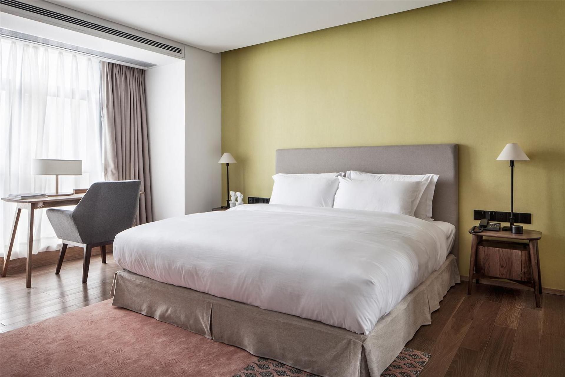 Executive Queen Room