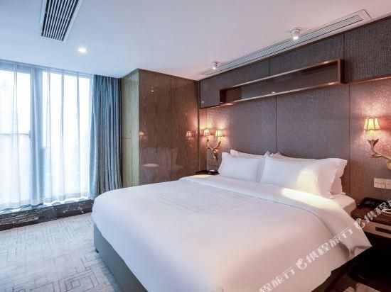 Deluxe Sunshine Suite