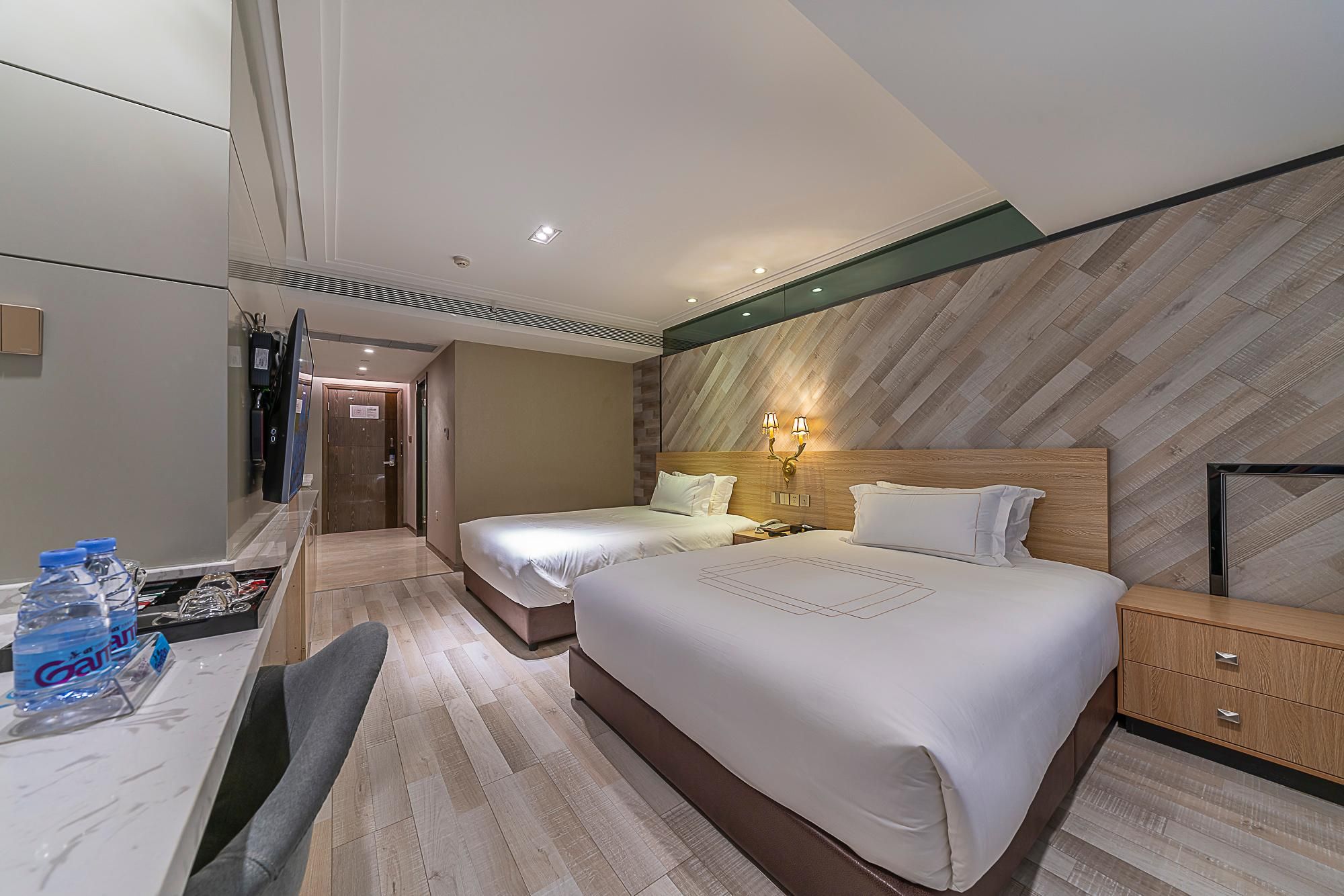 Select Sunshine Twin Room