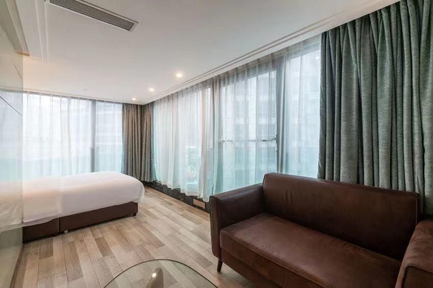 Rezen - Deluxe Sunshine 1 Bed Room
