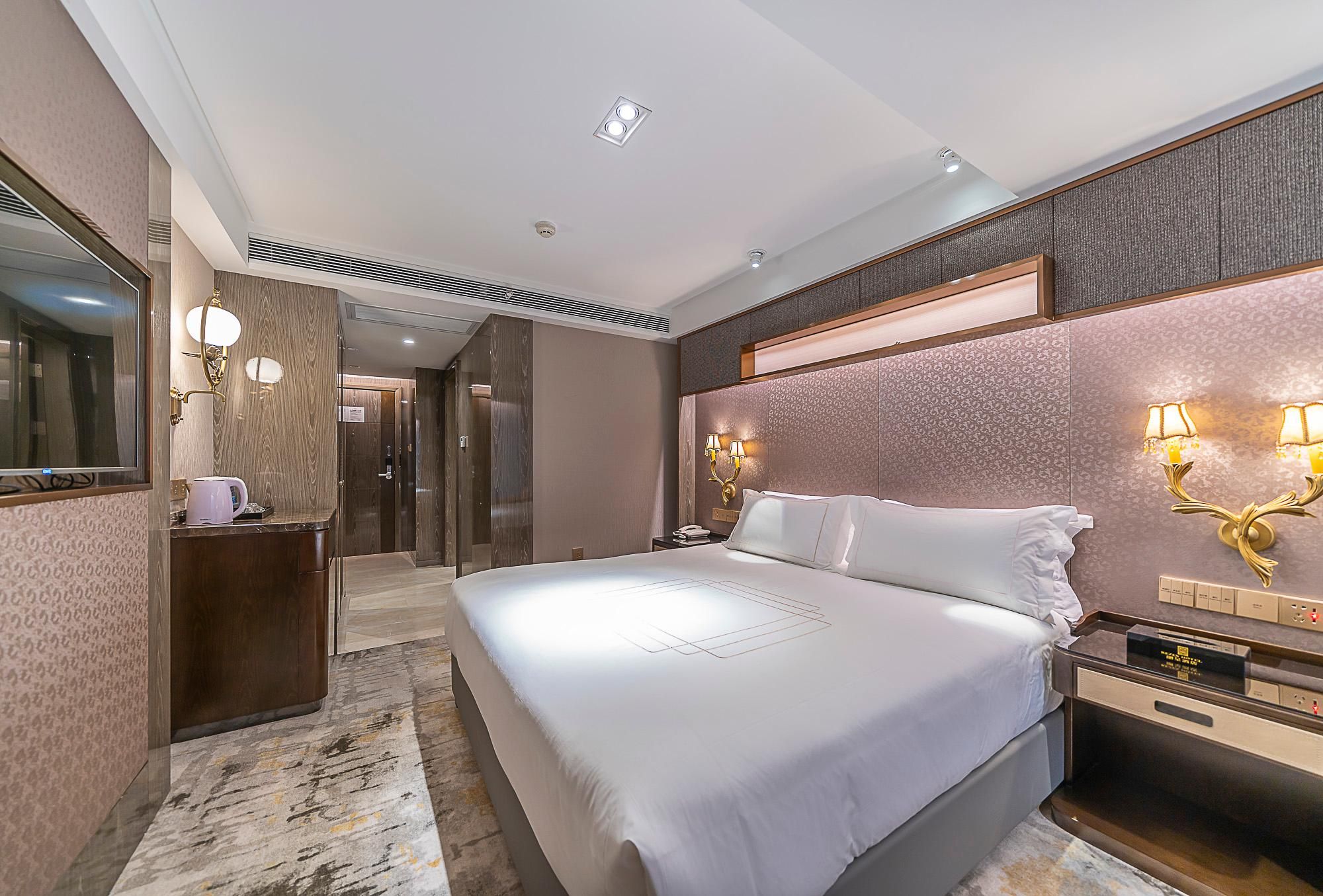 Select Sunshine Twin Room
