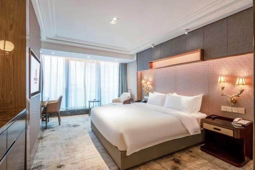 Rezen - Deluxe Sunshine 1 Bed Room