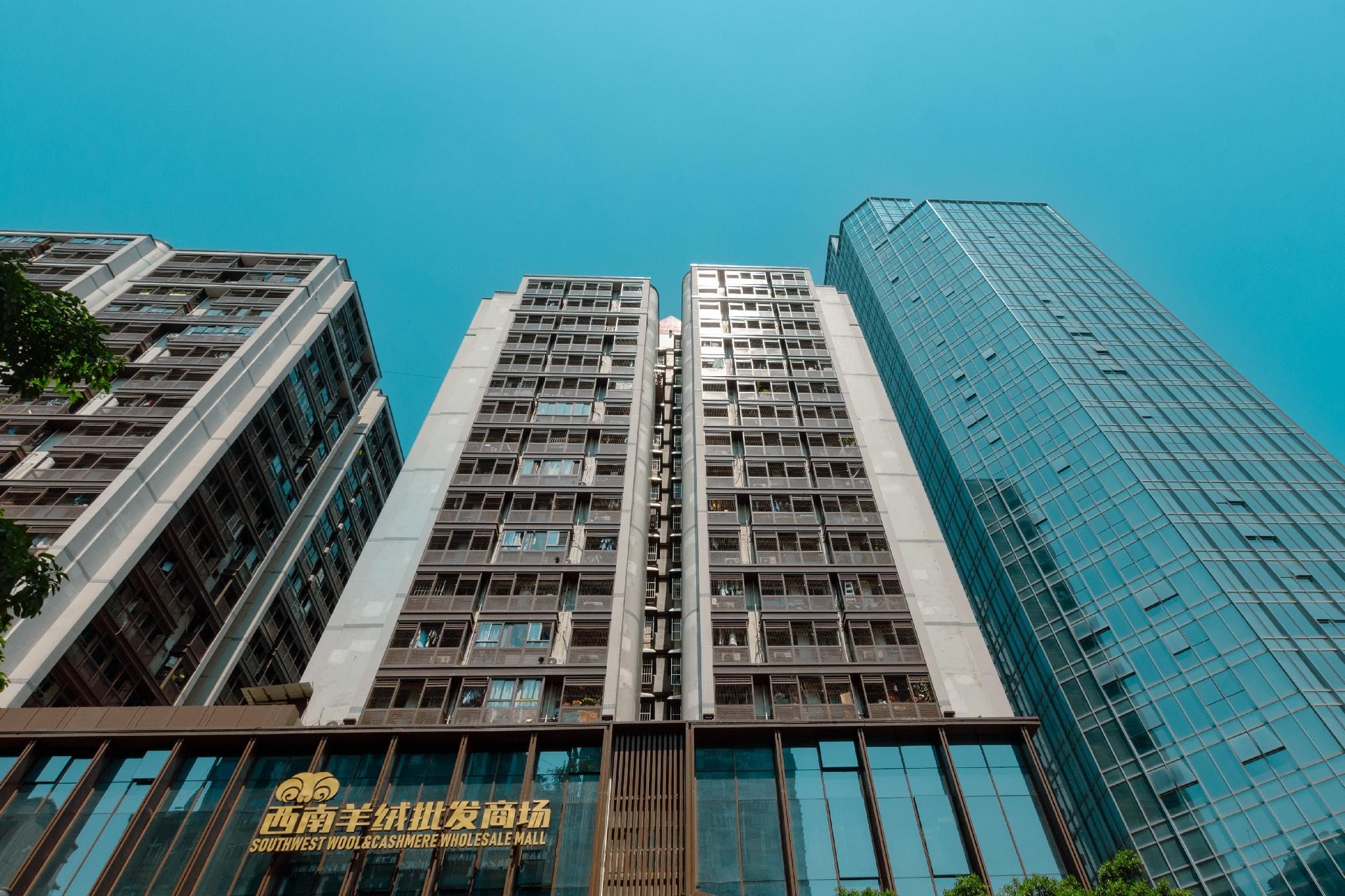 Misty River Inn nearby HongyaCave JiefangMonument