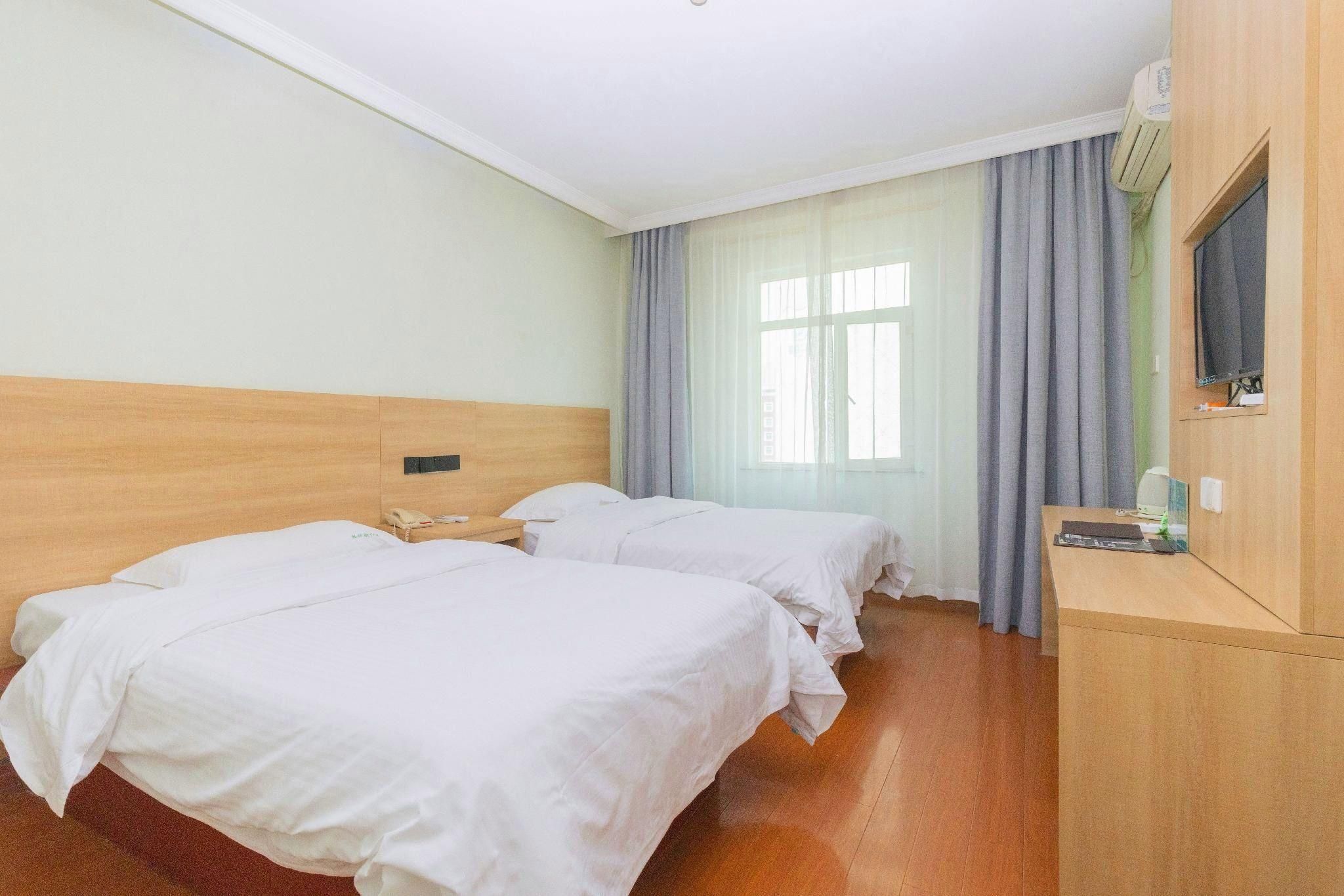 GTR - Guest Room with One 1.8M Bed