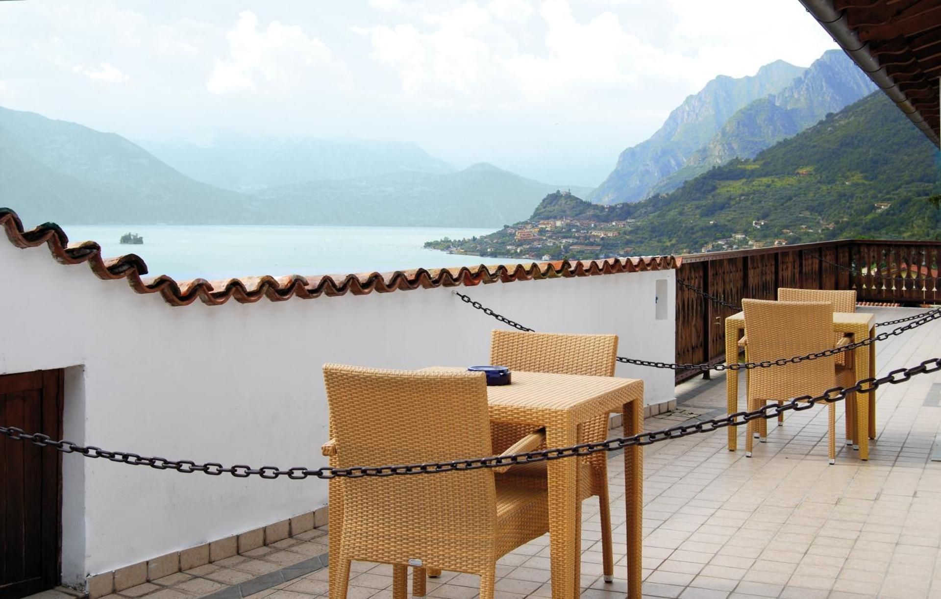 Double Room Single Use with Lake View