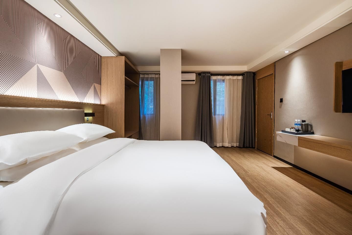 Dossen - Deluxe Family Room