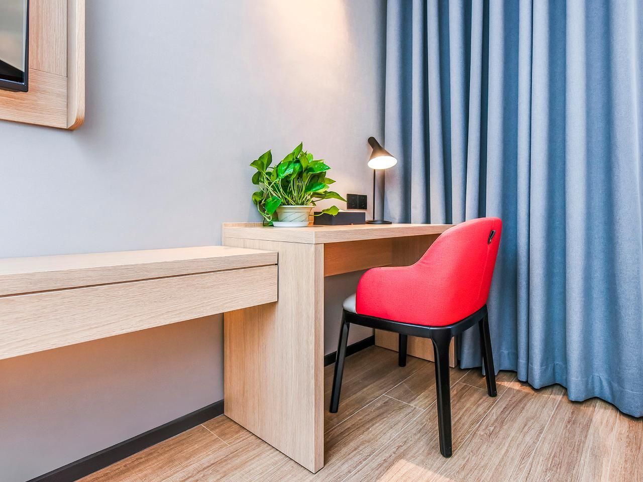 Dossen - Family Room