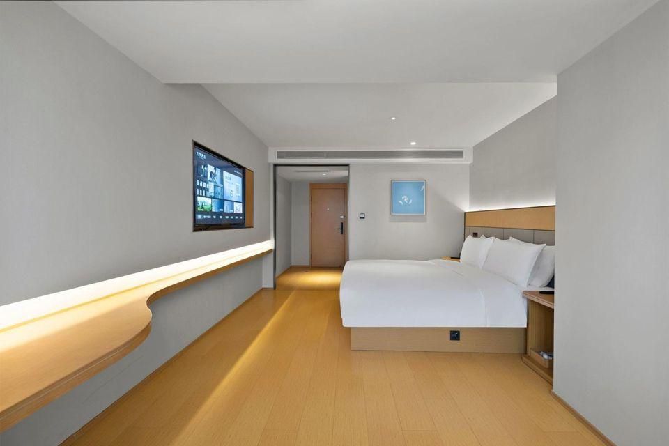 Queen Room with View
