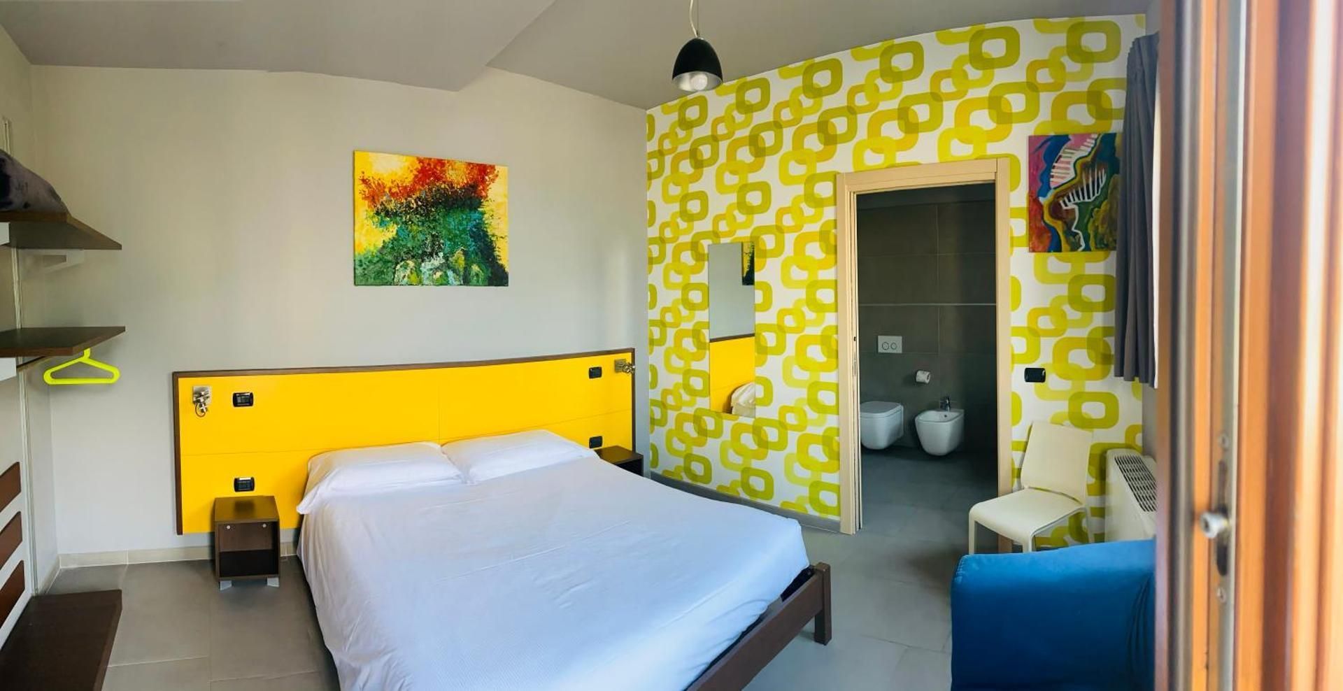 Queen Room with Lake View