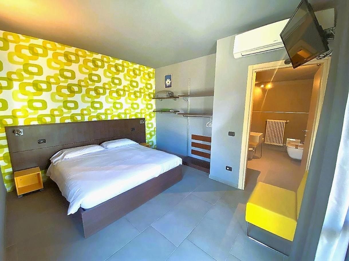 Deluxe Double or Twin Room with Lake View