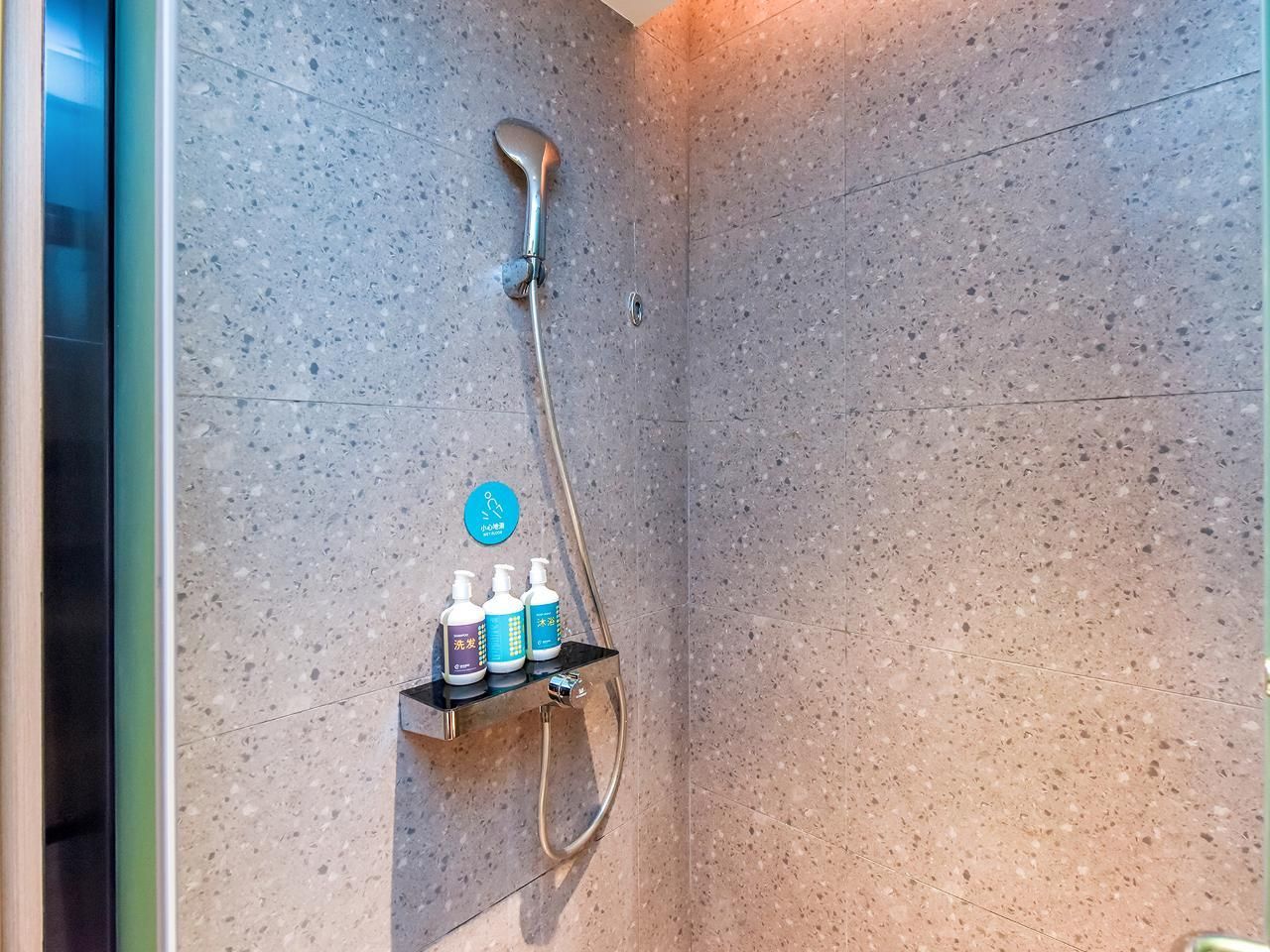 Dossen - Room With River View