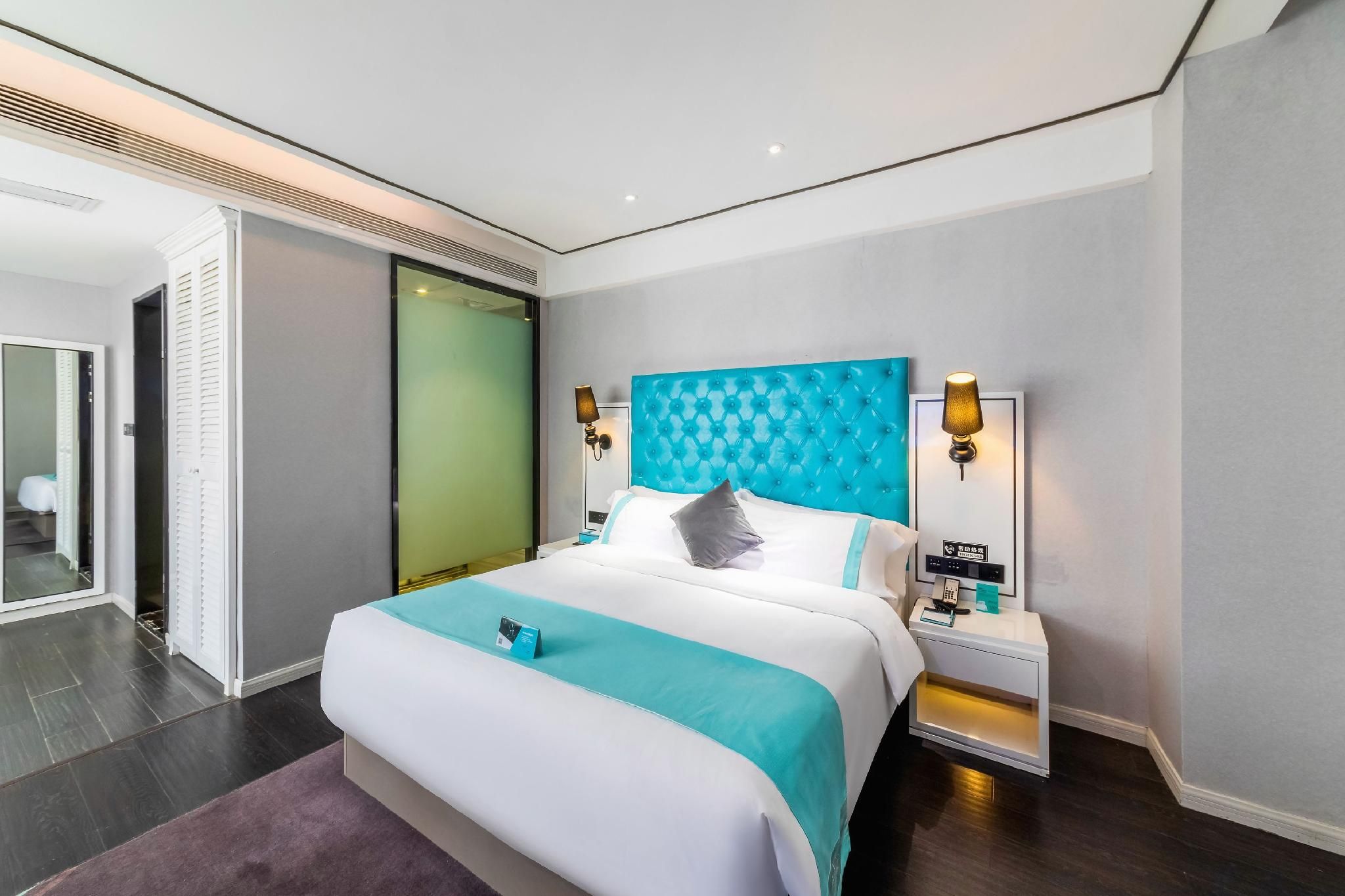 Xana -Romantic Bed Room